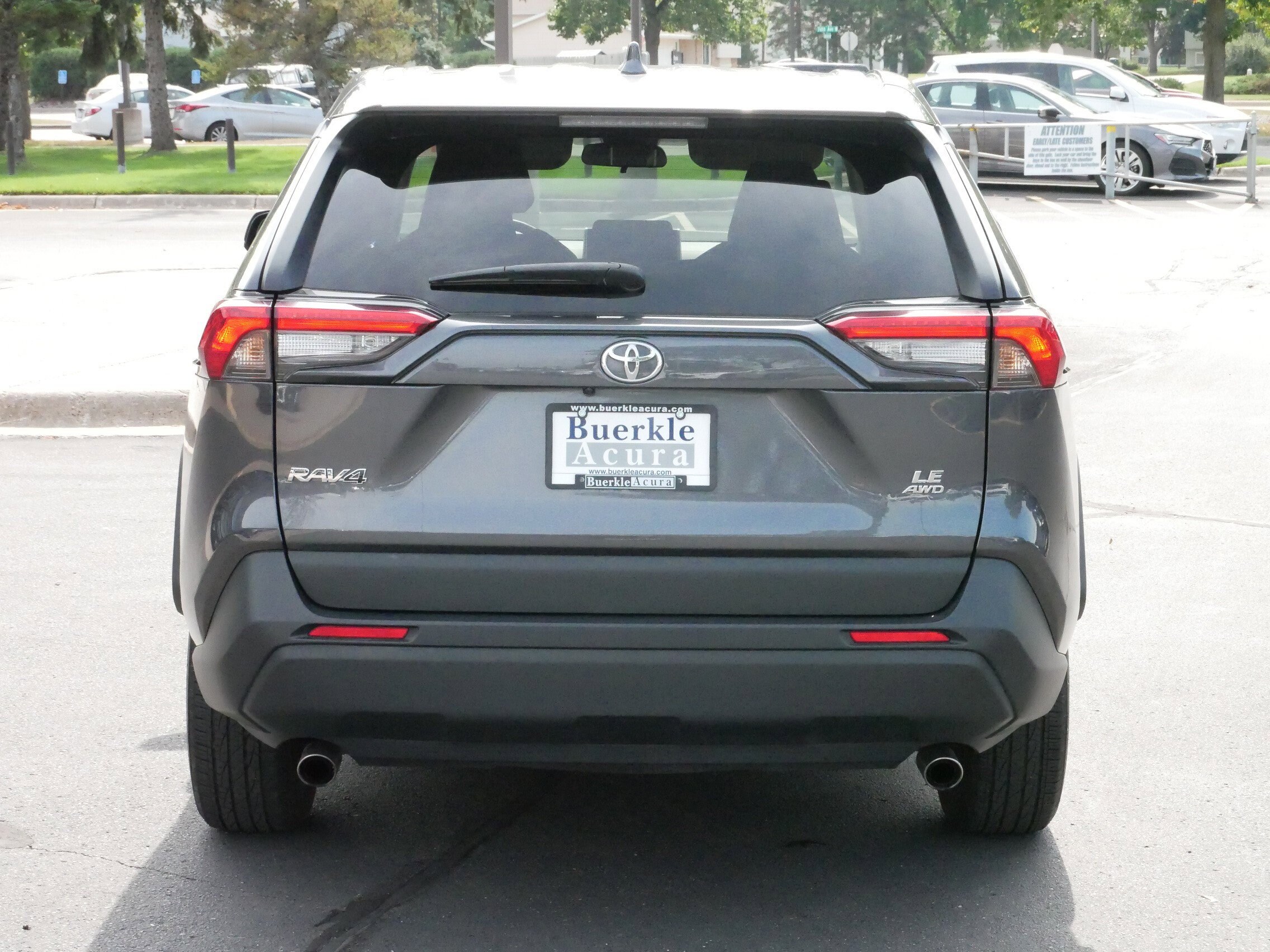 2024 Toyota RAV4 LE photo 4