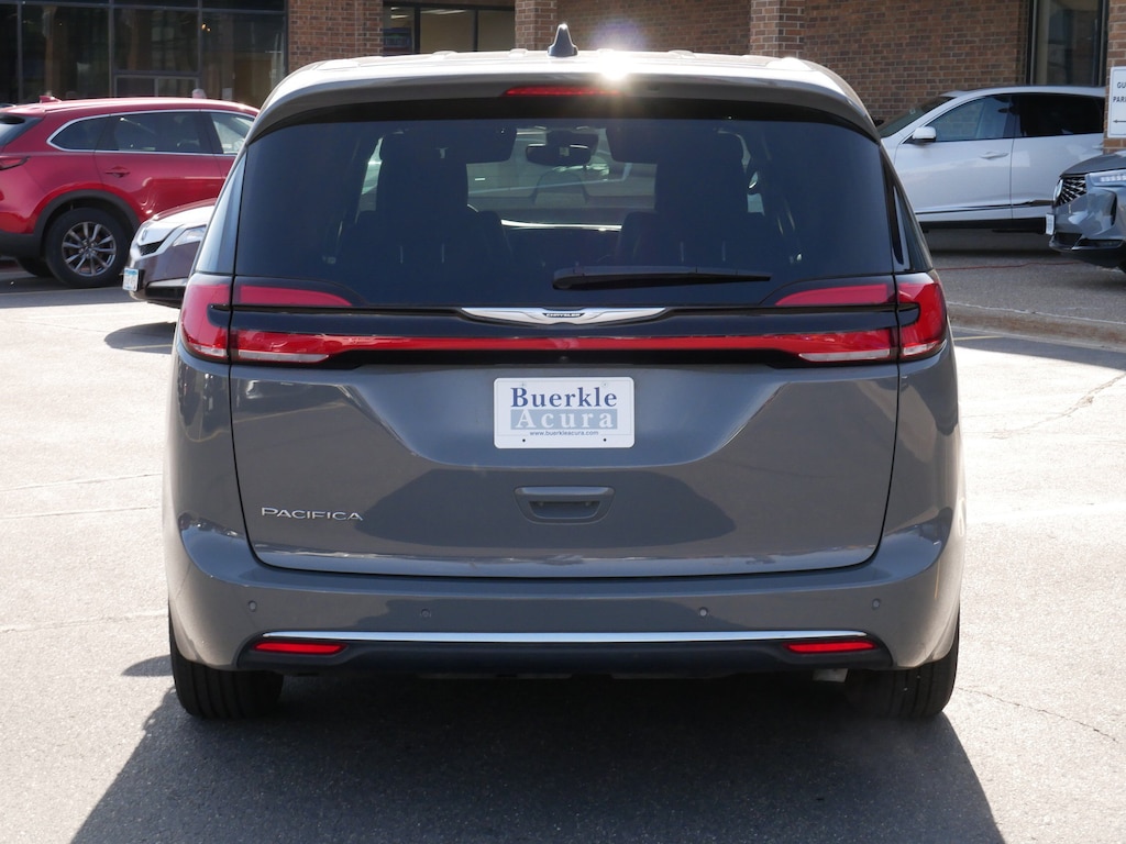 Used 2025 Chrysler Pacifica Select Van Passenger Van