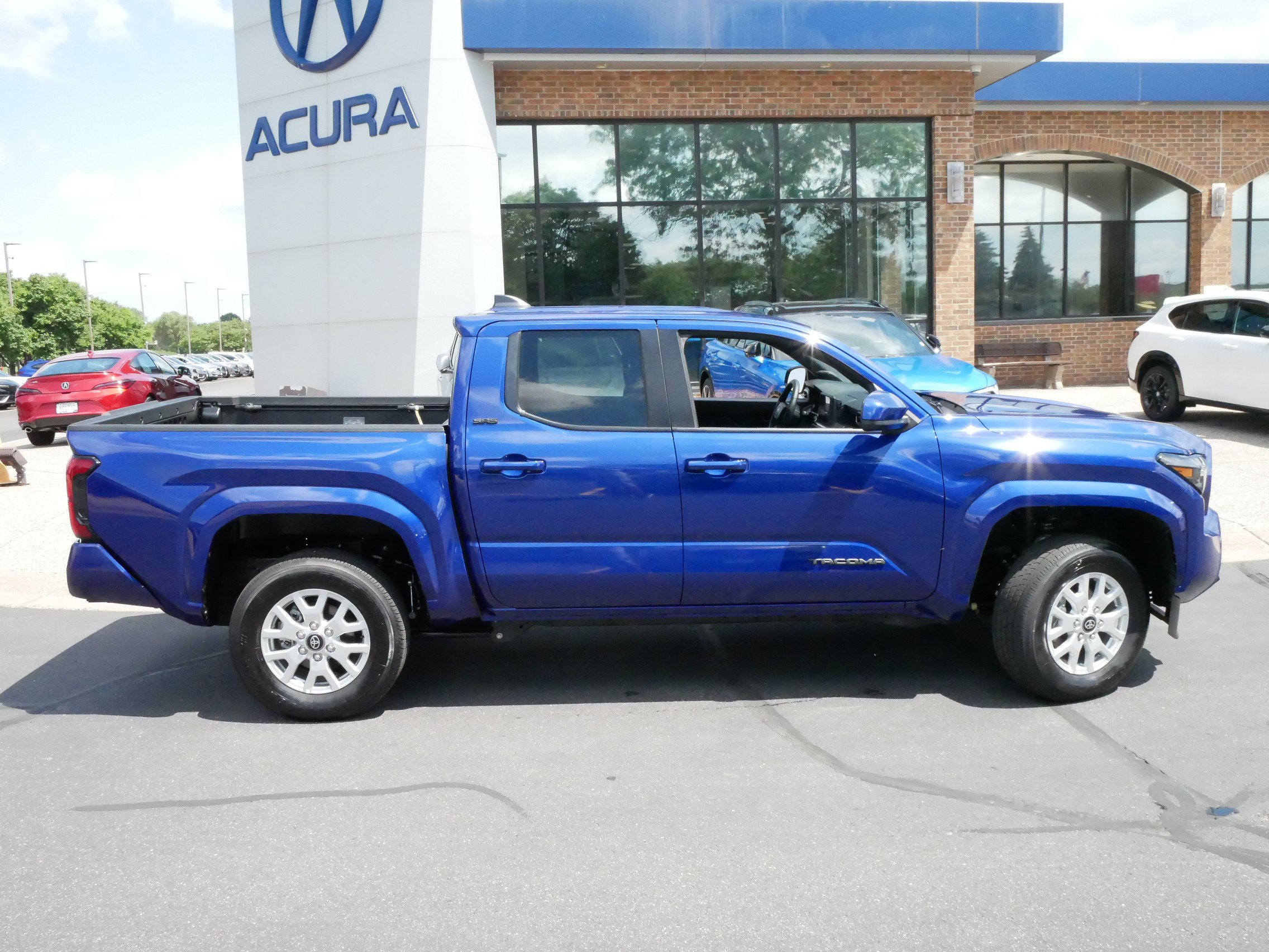2025 Toyota Tacoma SR5 photo 2