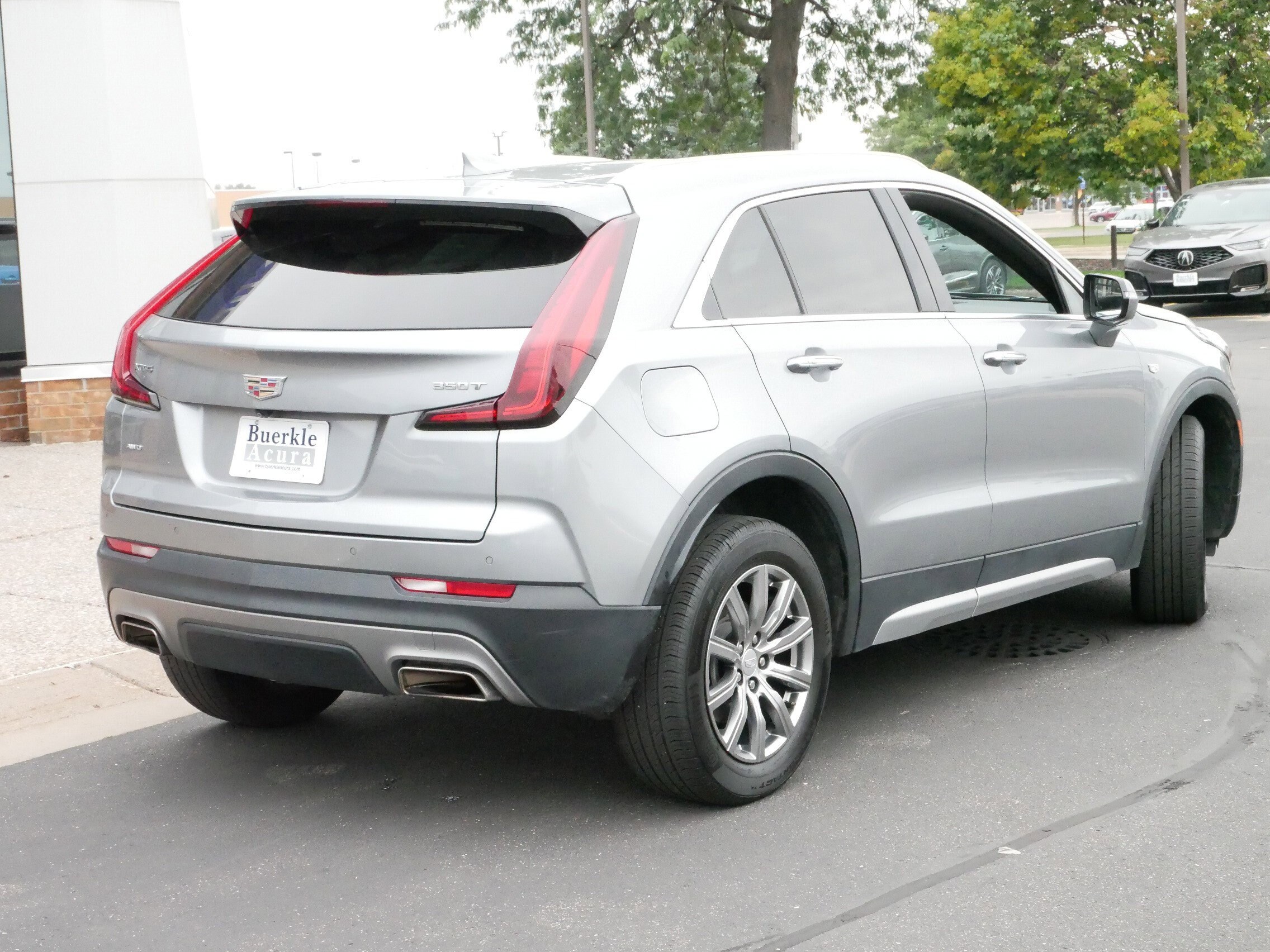 2023 Cadillac XT4 Premium Luxury photo 3