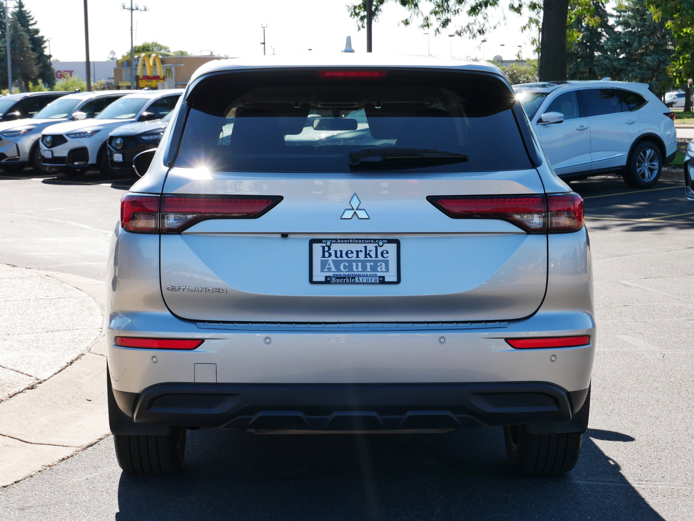 2022 Mitsubishi Outlander ES photo 4