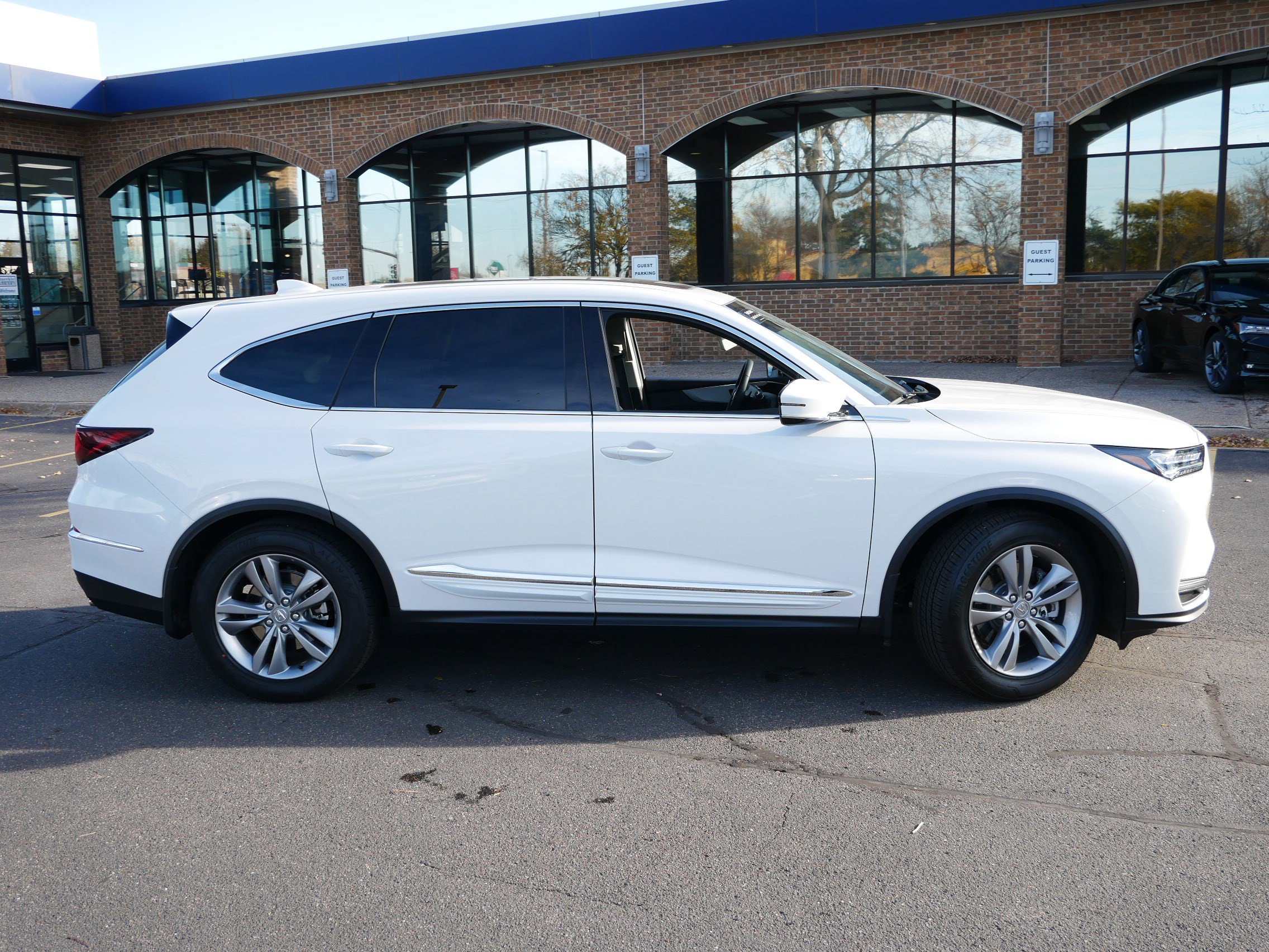 2025 Acura MDX SH-AWD photo 2