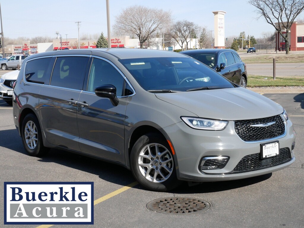 Used 2025 Chrysler Pacifica Select Van Passenger Van