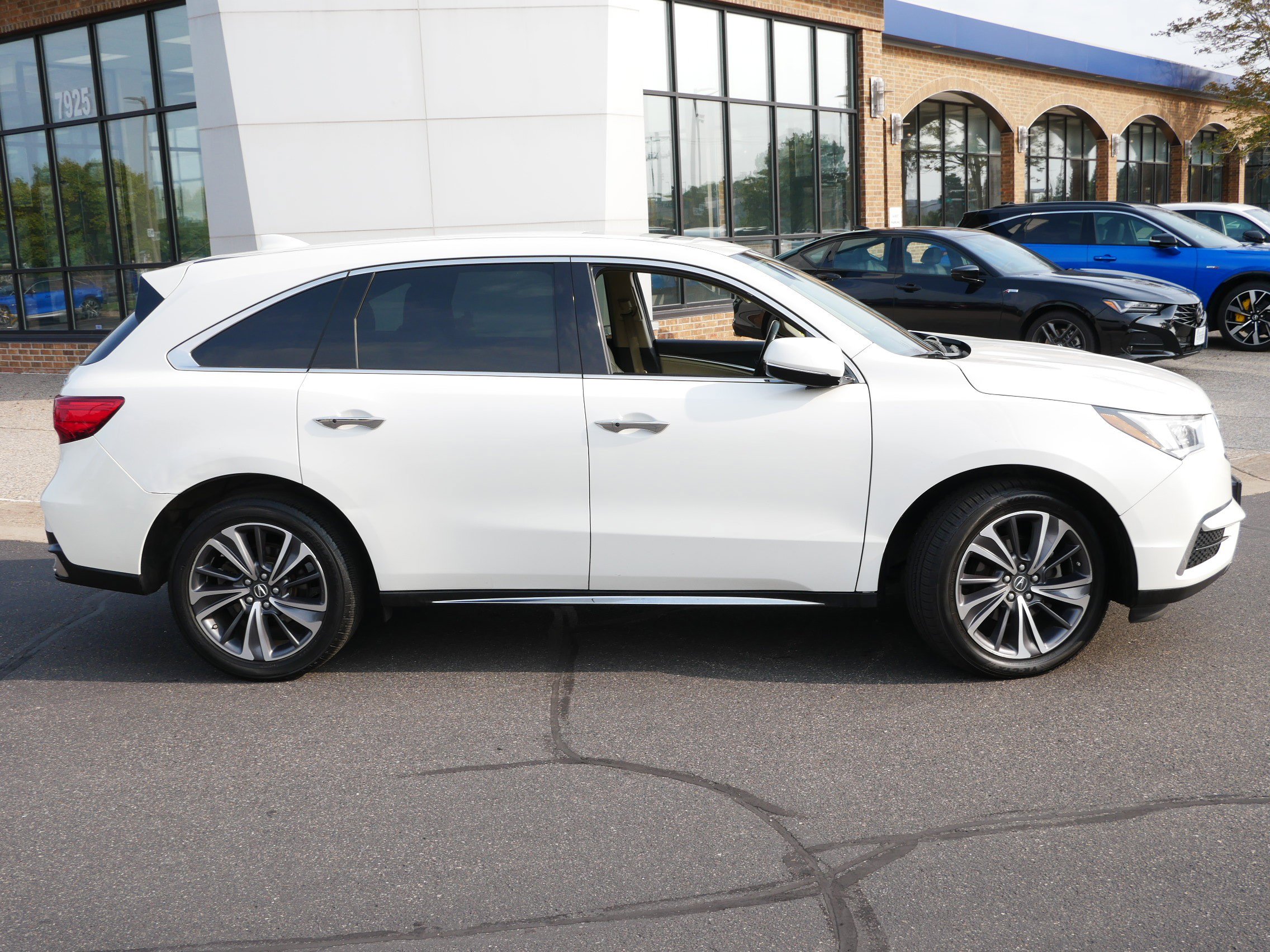 2019 Acura MDX SH-AWD Technology photo 2
