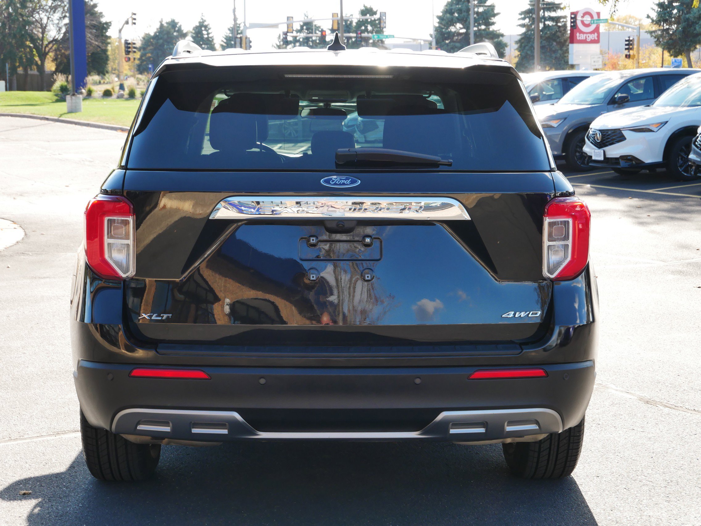 2023 Ford Explorer XLT photo 3