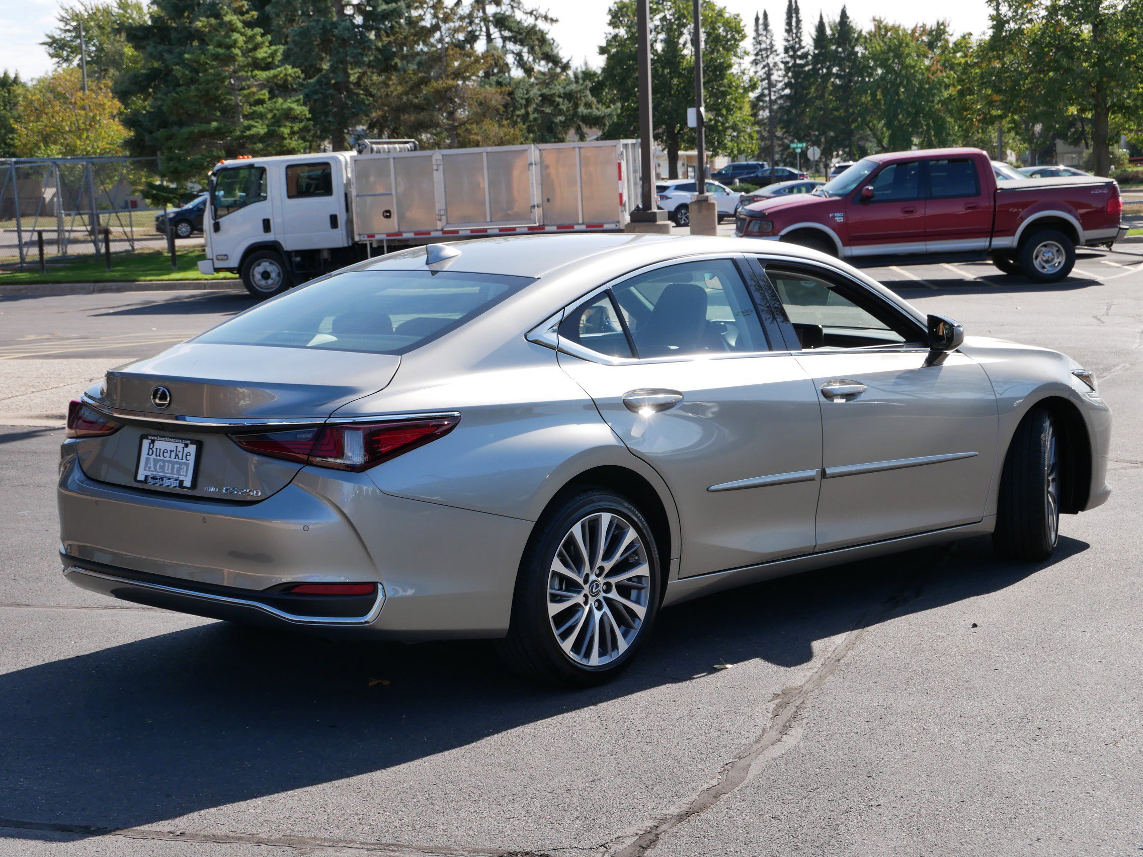2021 Lexus ES 250 photo 2