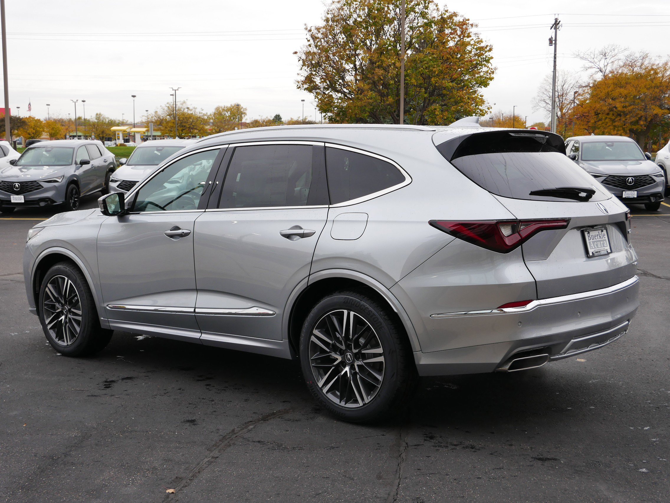 2026 Acura MDX SH-AWD Advance photo 2