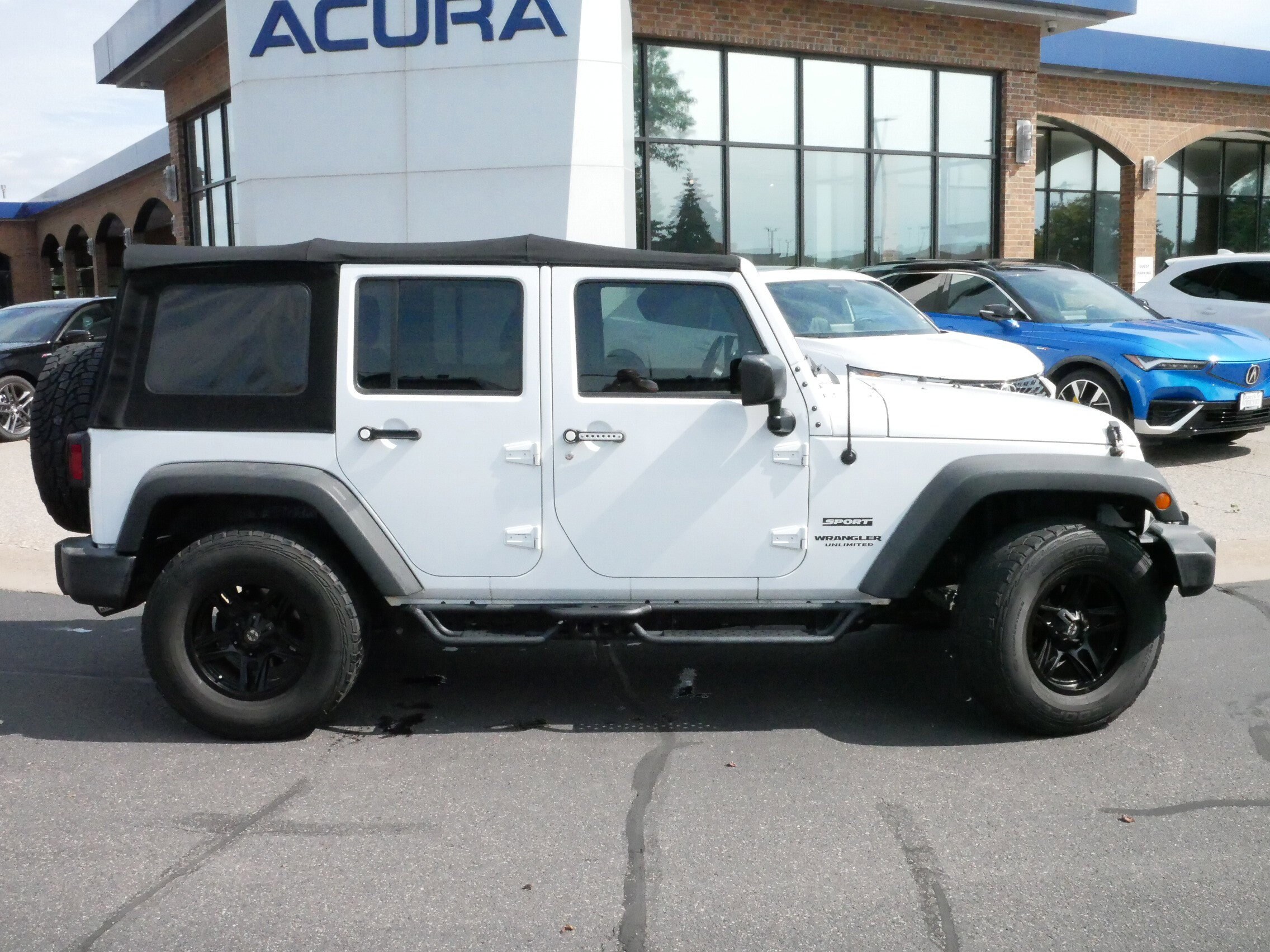 2017 Jeep Wrangler Unlimited Sport photo 2