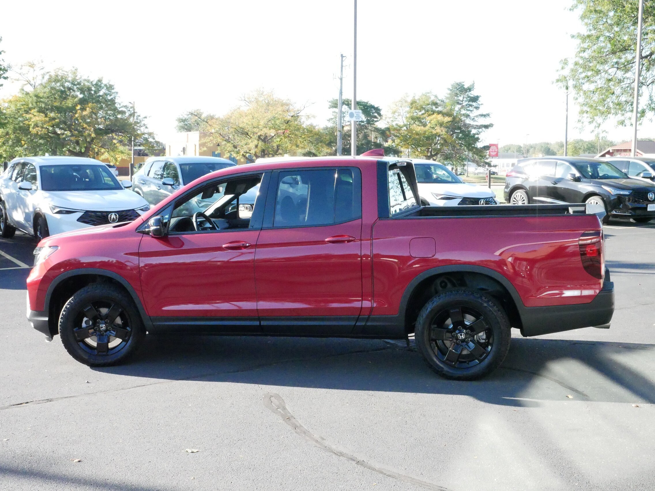 2025 Honda Ridgeline Black Edition photo 4