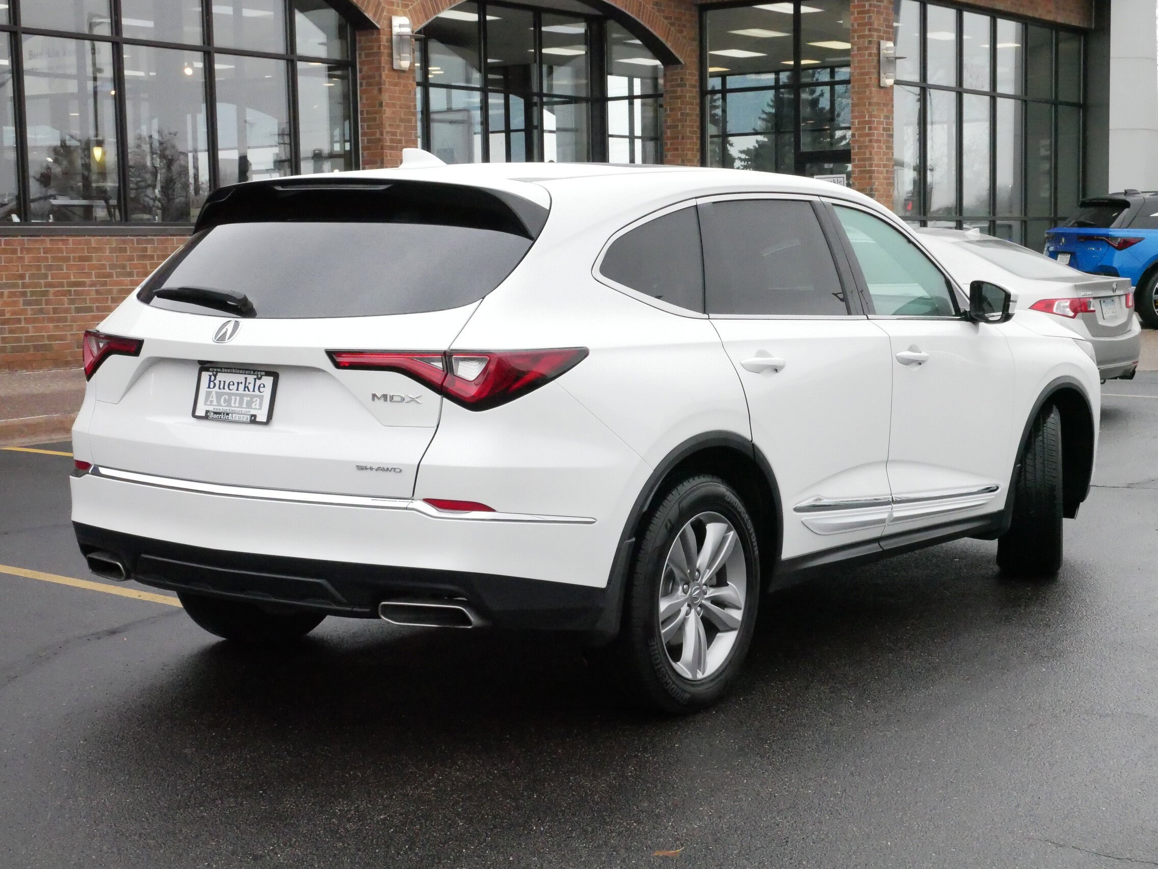 2023 Acura MDX SH-AWD photo 2