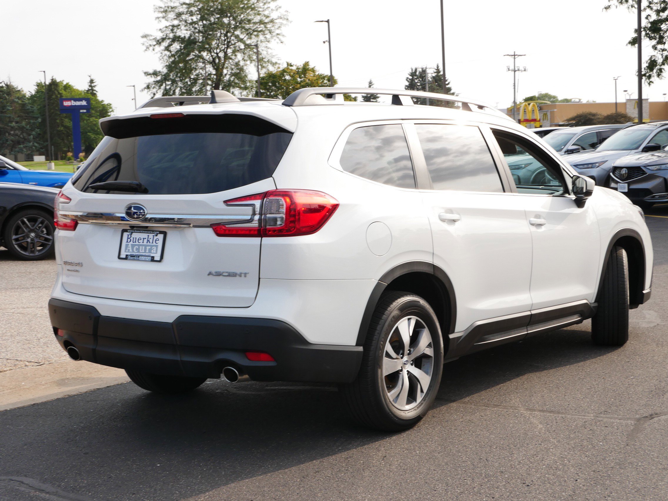 2024 Subaru Ascent Premium photo 2