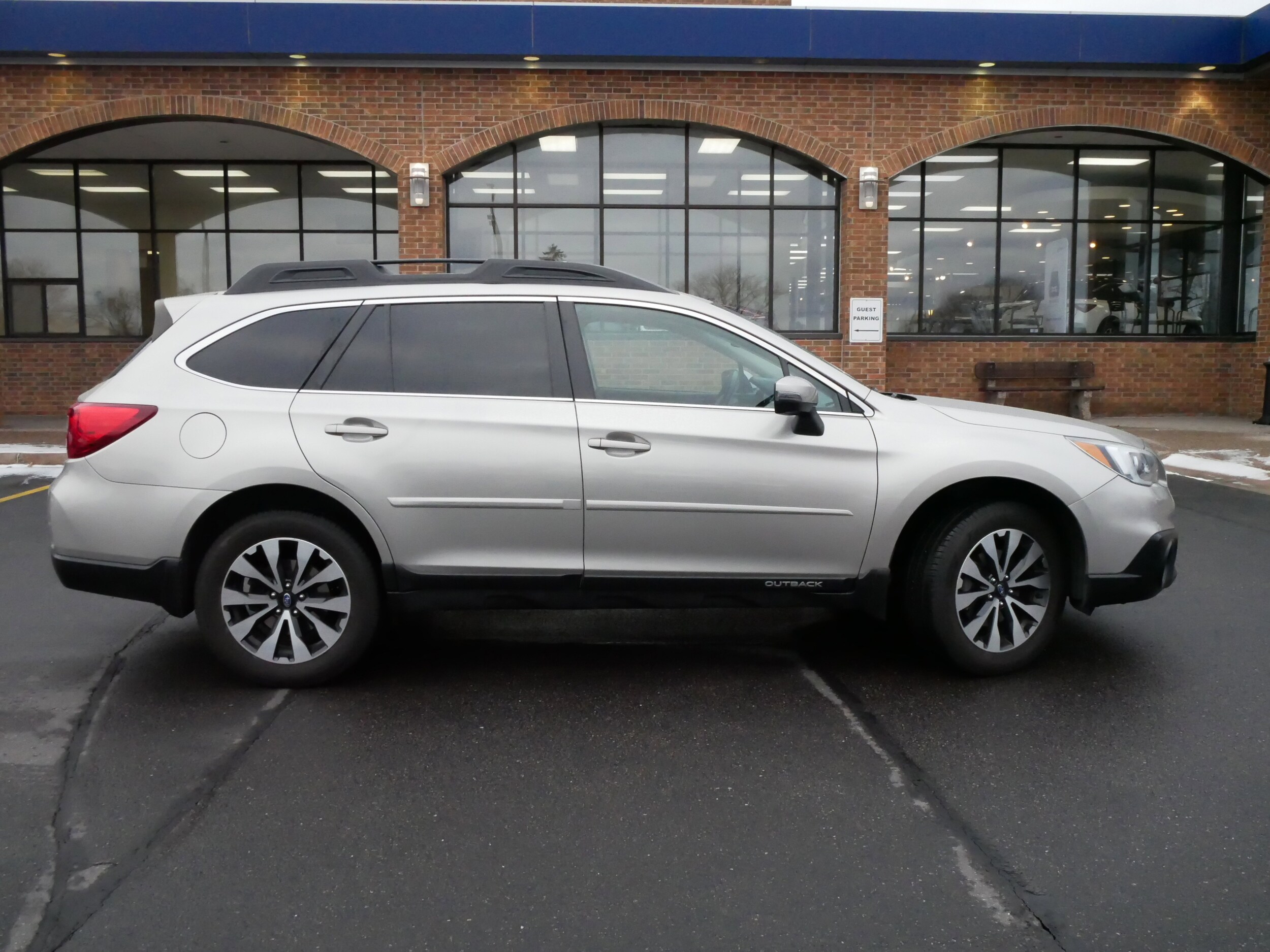 Used 2017 Subaru Outback Limited with VIN 4S4BSENCXH3204068 for sale in Saint Paul, Minnesota
