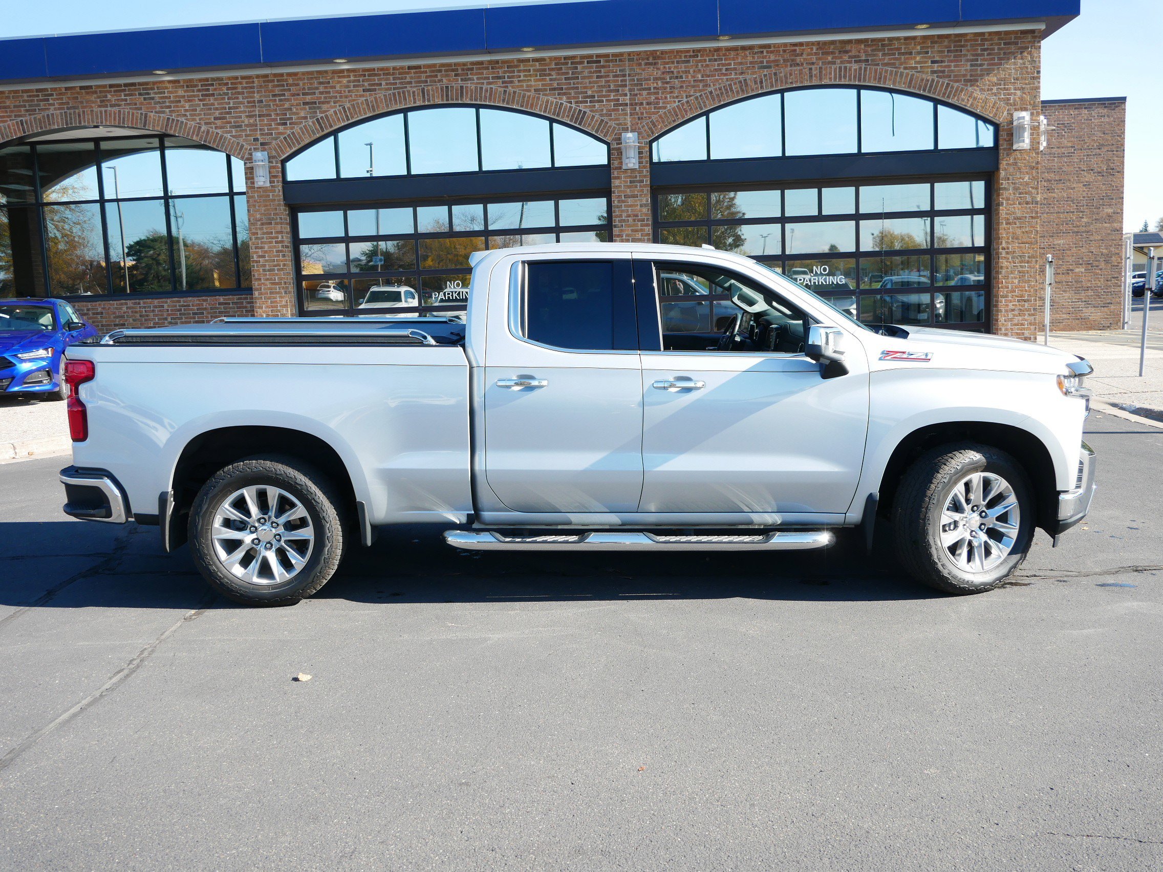 2020 Chevrolet Silverado 1500 LTZ photo 2