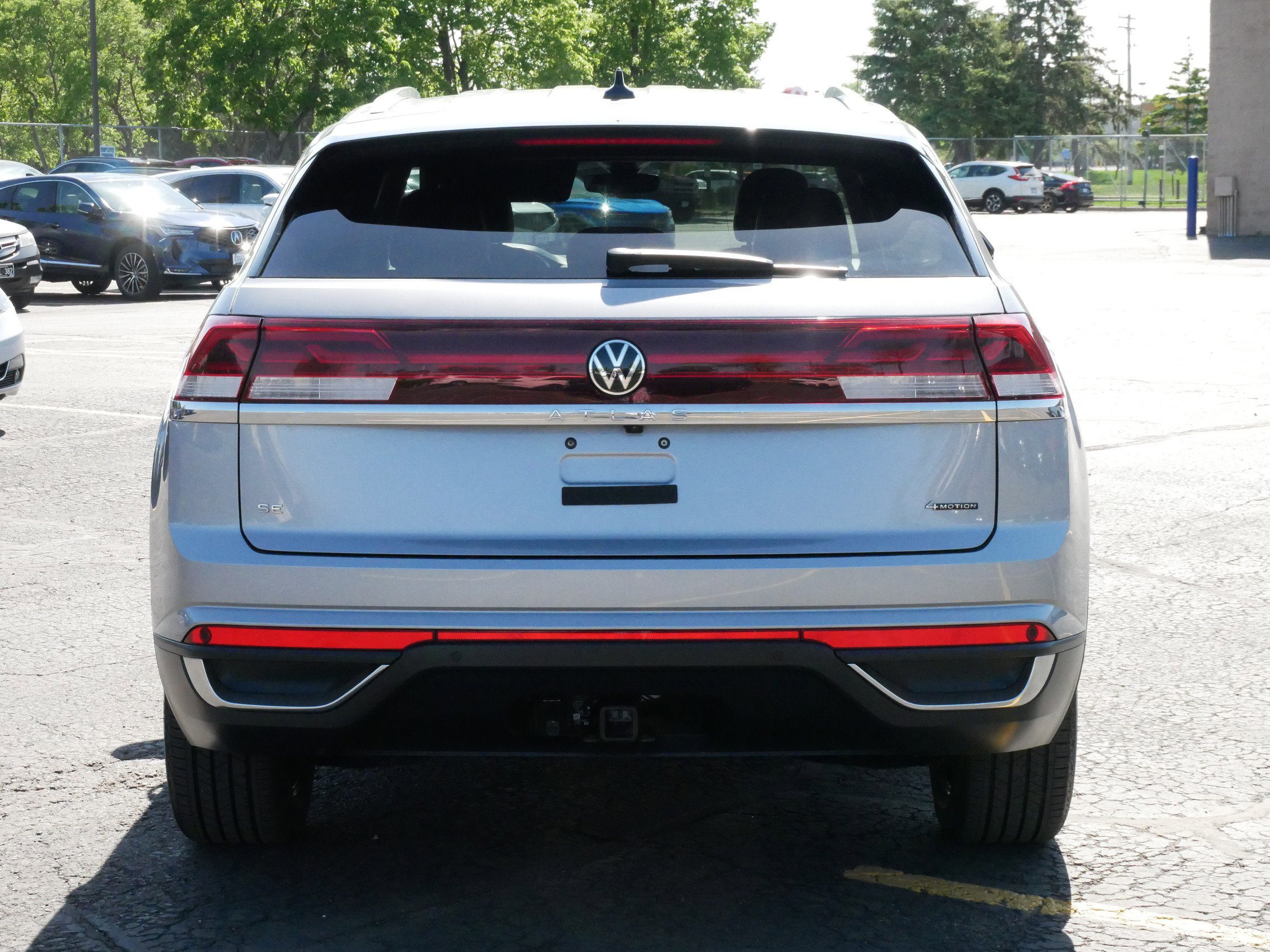 2024 Volkswagen Atlas Cross Sport SE Technology photo 4