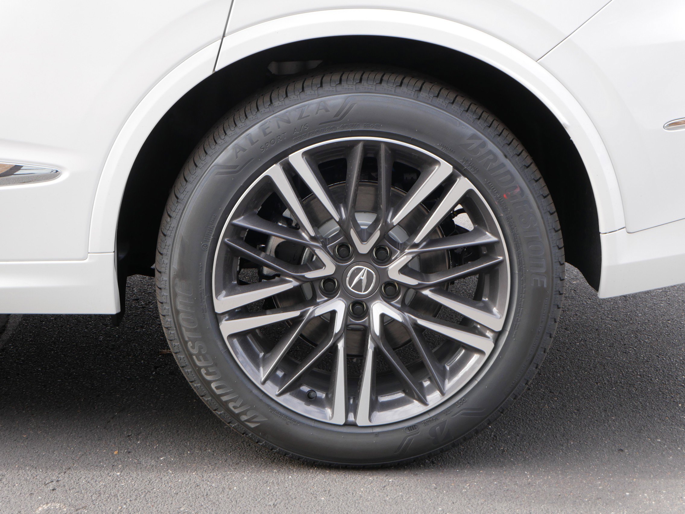 2026 Acura MDX SH-AWD Advance photo 3