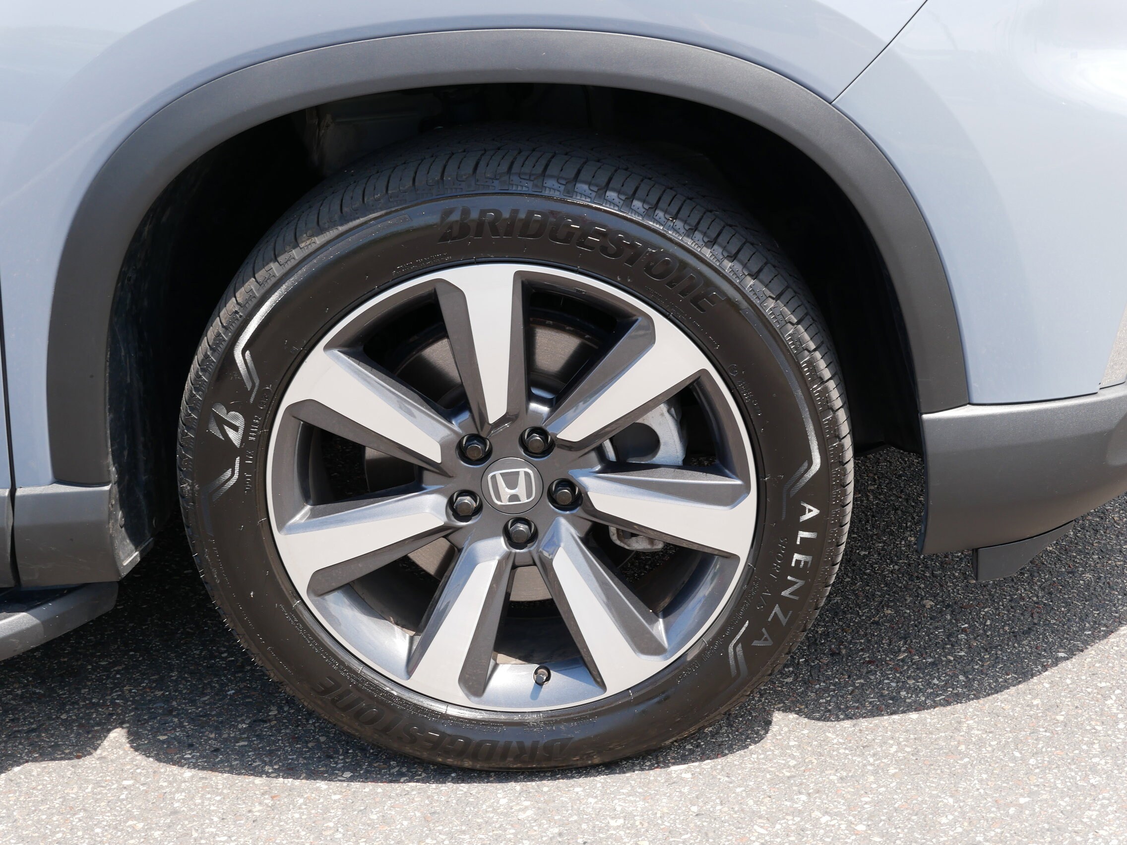 2025 Honda Pilot Touring photo 2