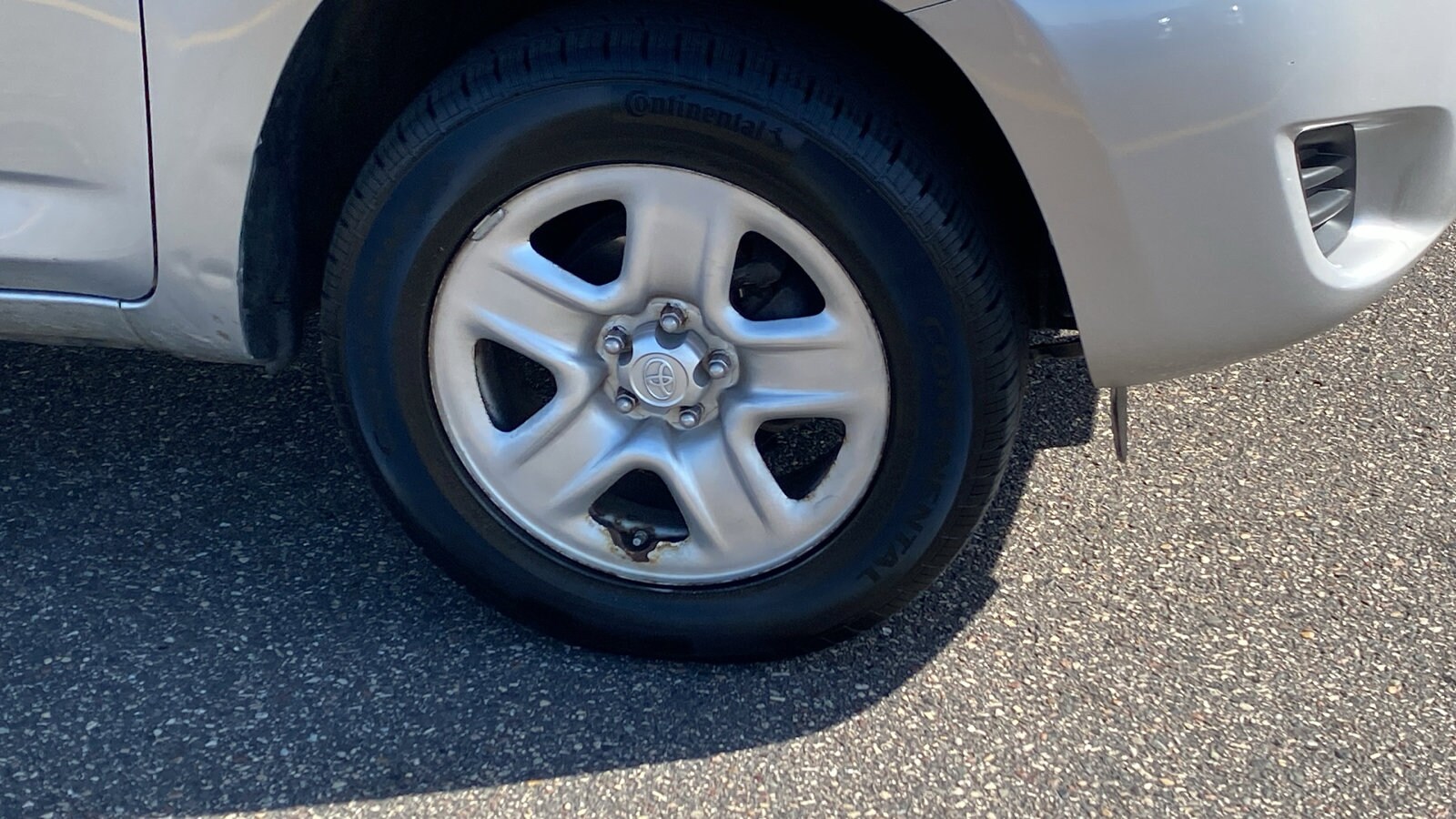 2011 Toyota RAV4 photo 3