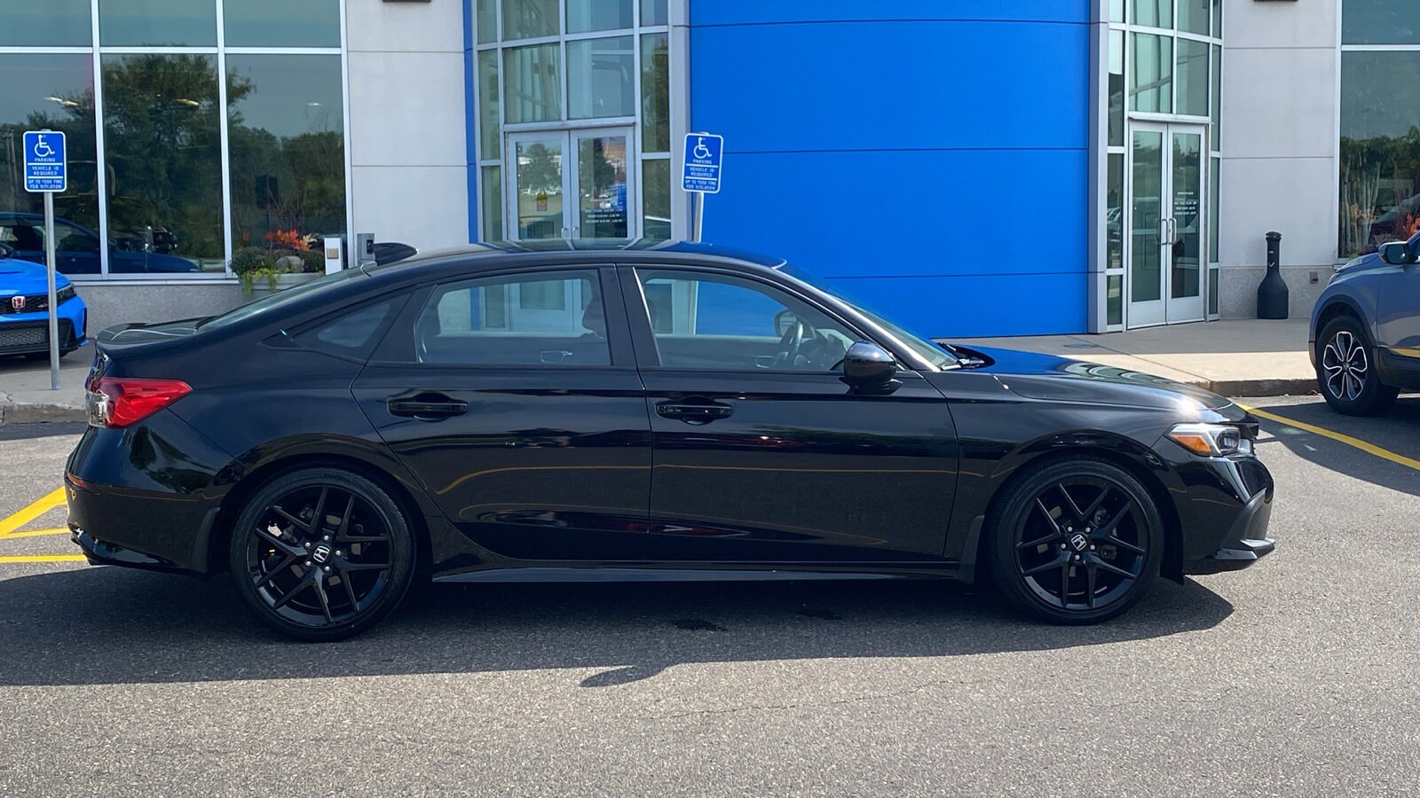 2022 Honda Civic Sport photo 3