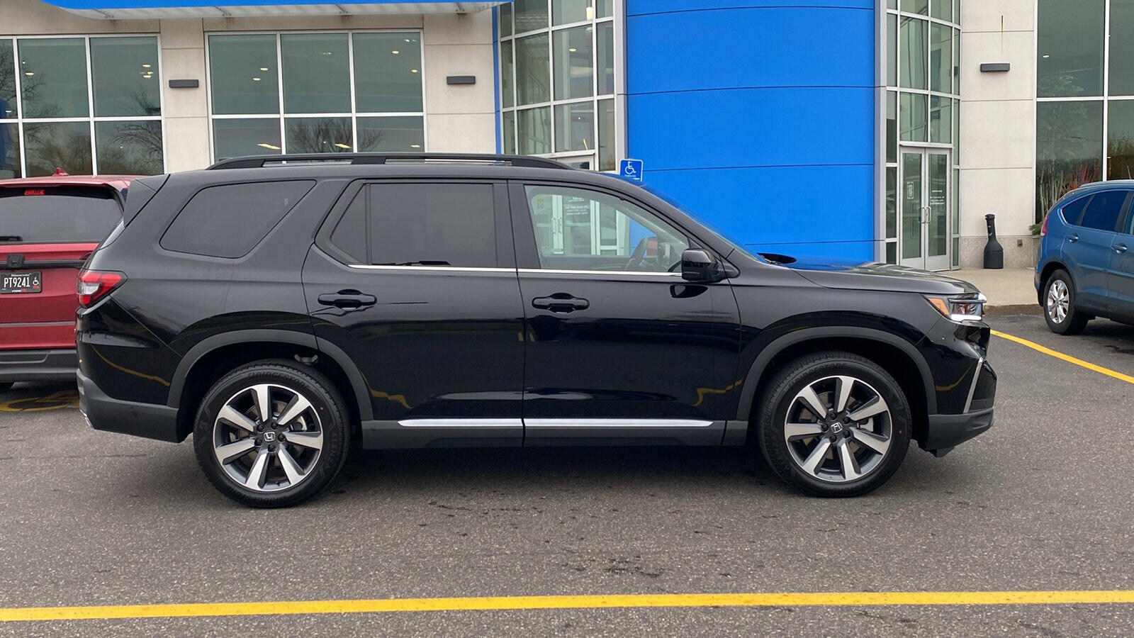 2025 Honda Pilot Touring photo 4