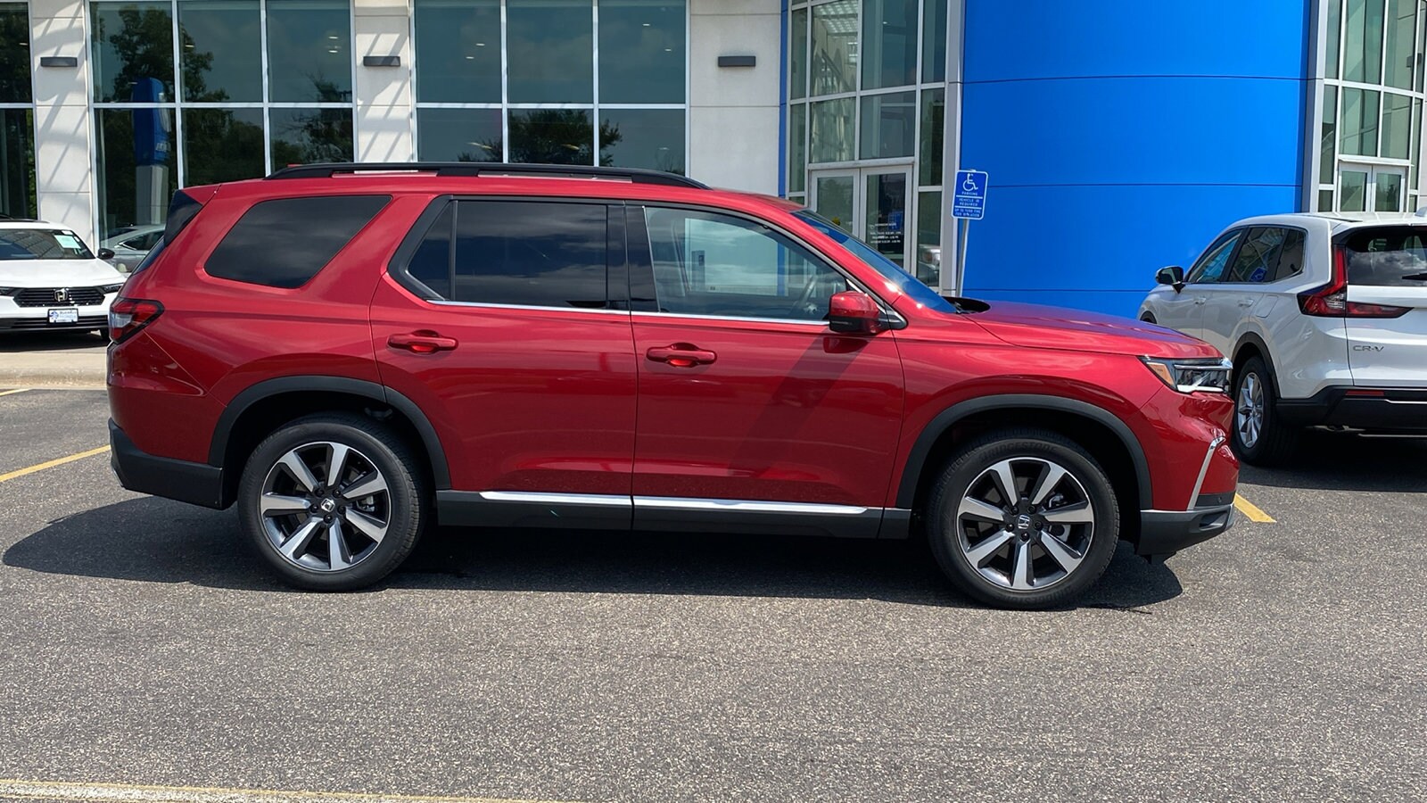 2025 Honda Pilot Touring photo 2