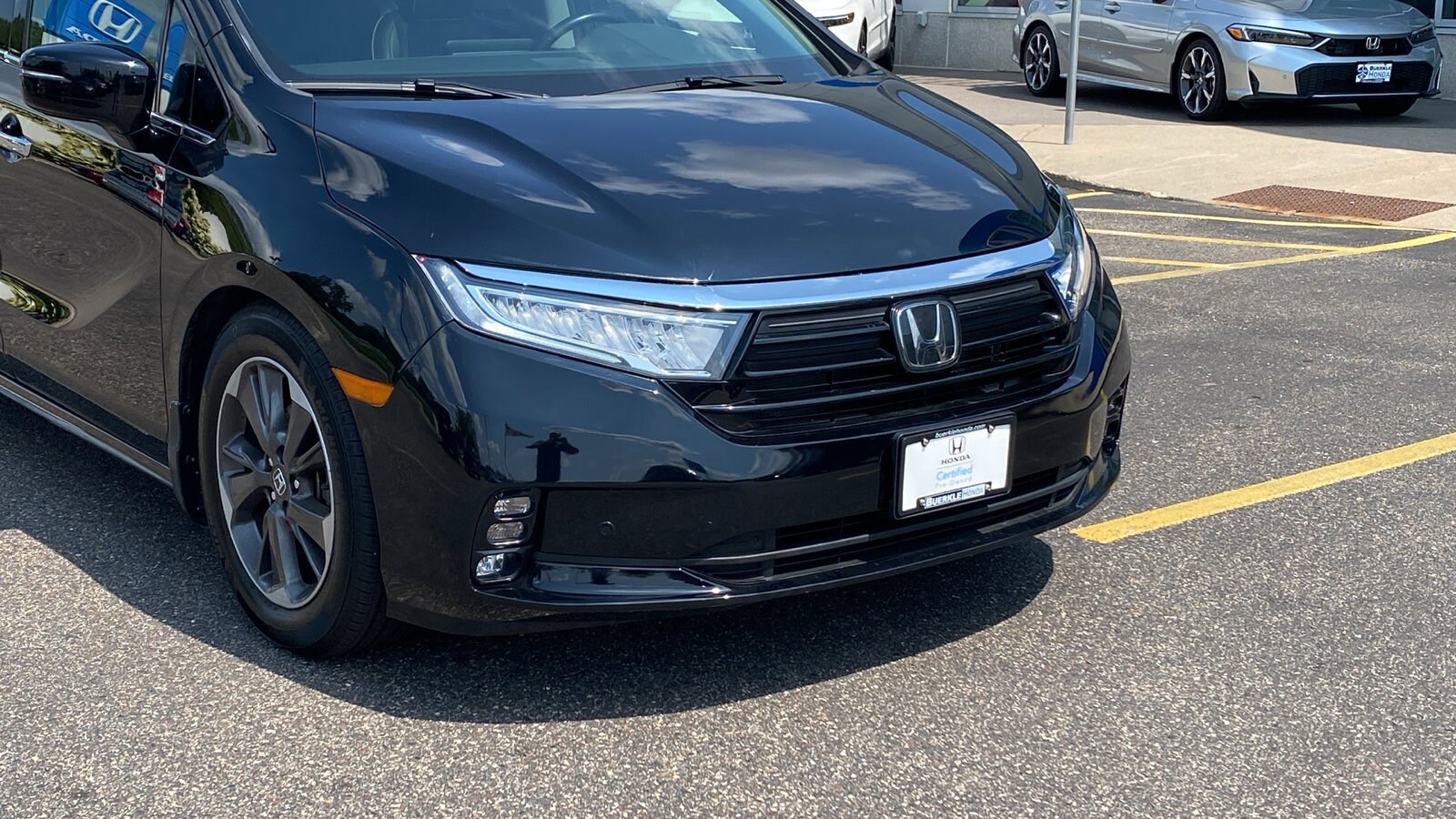 2023 Honda Odyssey Elite photo 2