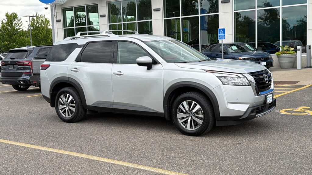 Used 2023 Nissan Pathfinder SL SL 4WD