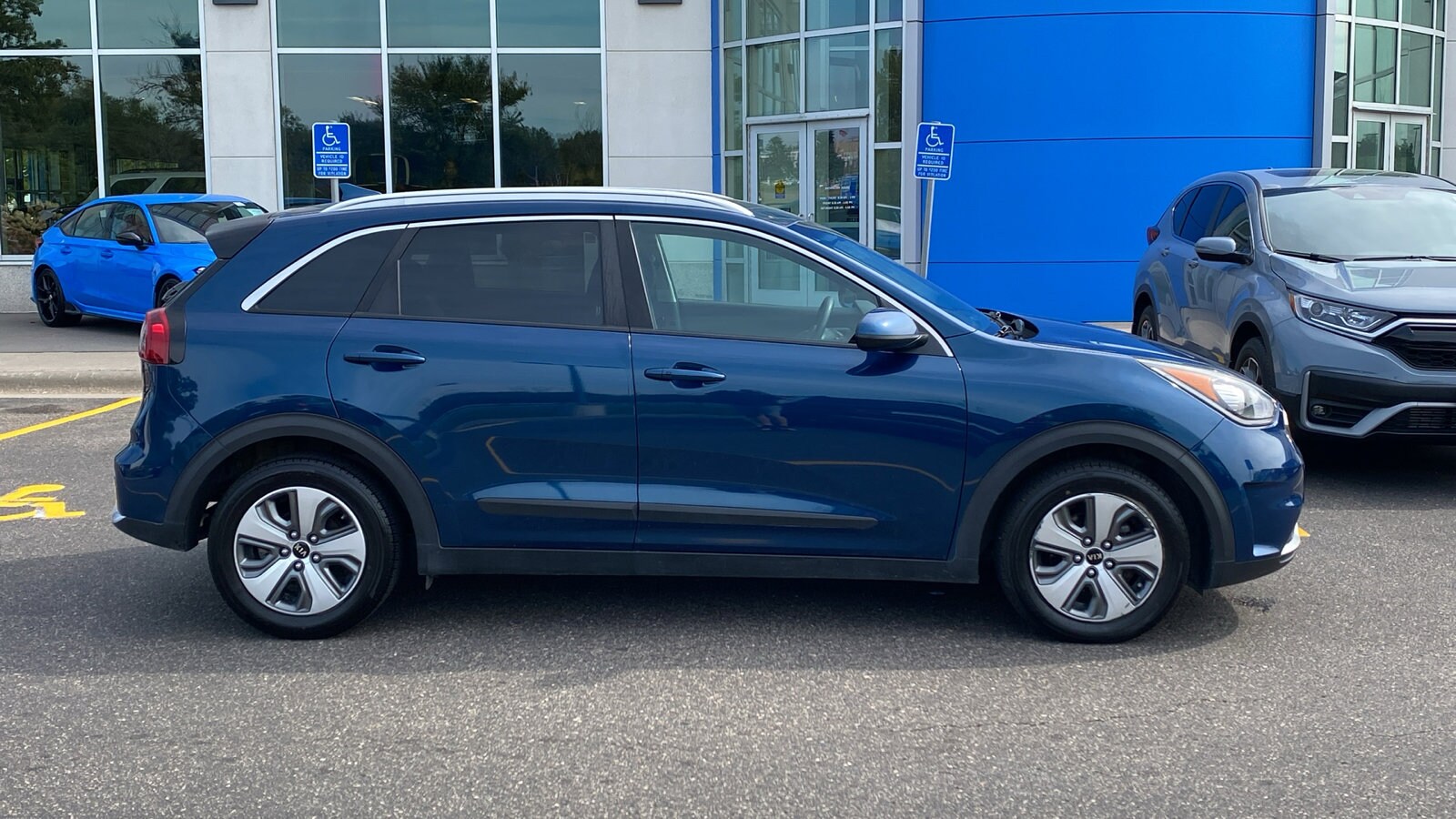 2019 Kia Niro LX photo 2