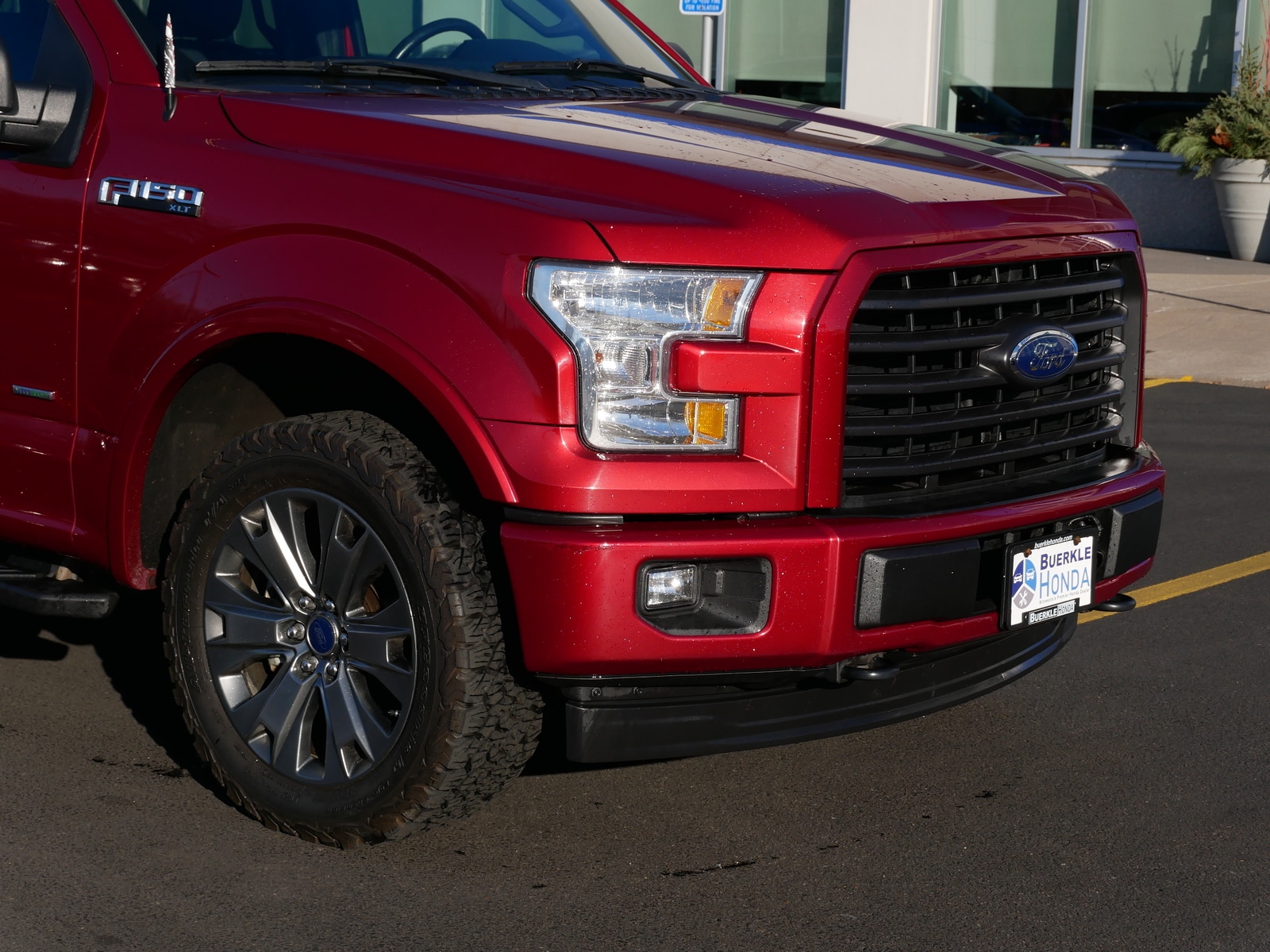 Used 2017 Ford F-150 XLT with VIN 1FTEW1EP0HKD89142 for sale in Saint Paul, Minnesota