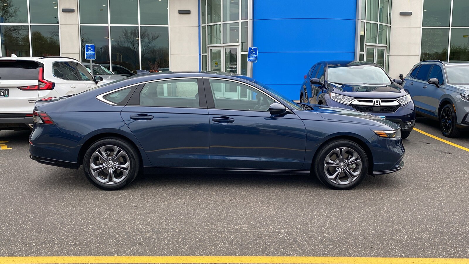 2024 Honda Accord Hybrid EX-L photo 4