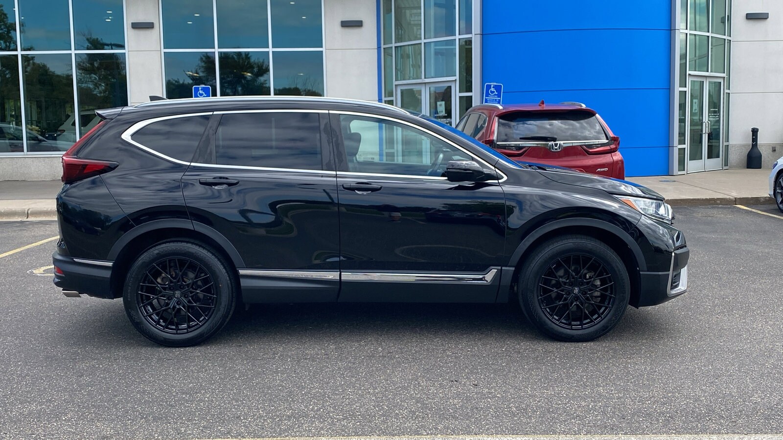 2022 Honda CR-V Touring photo 4