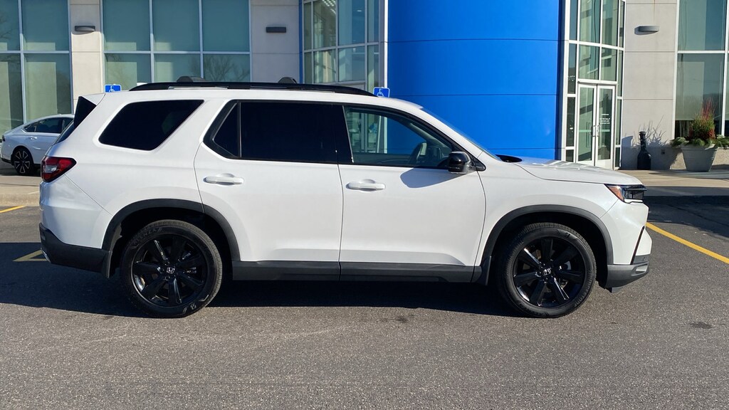 Certified 2025 Honda Pilot Black Edition Black Edition AWD