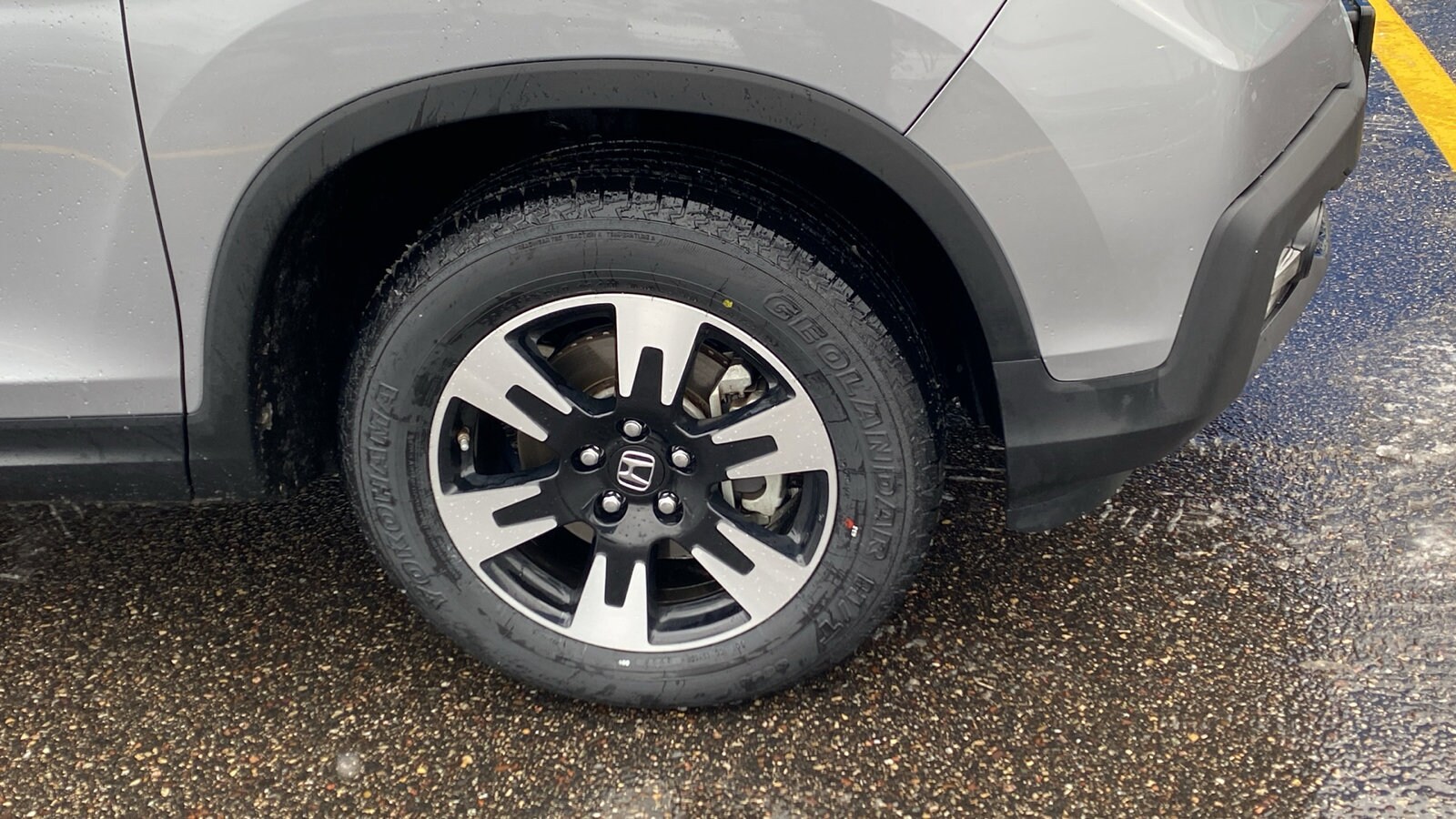 2020 Honda Ridgeline RTL photo 3