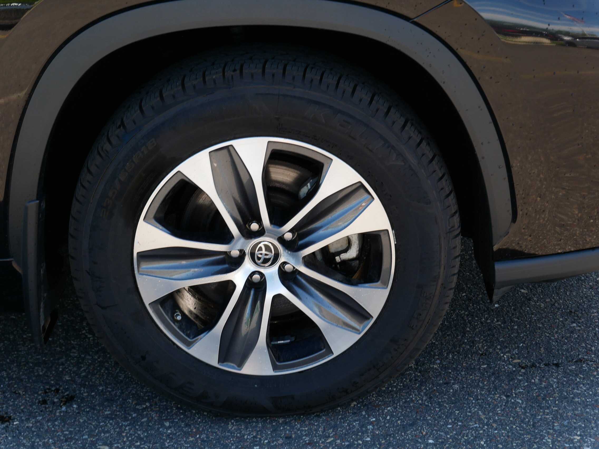 2022 Toyota Highlander XLE photo 3