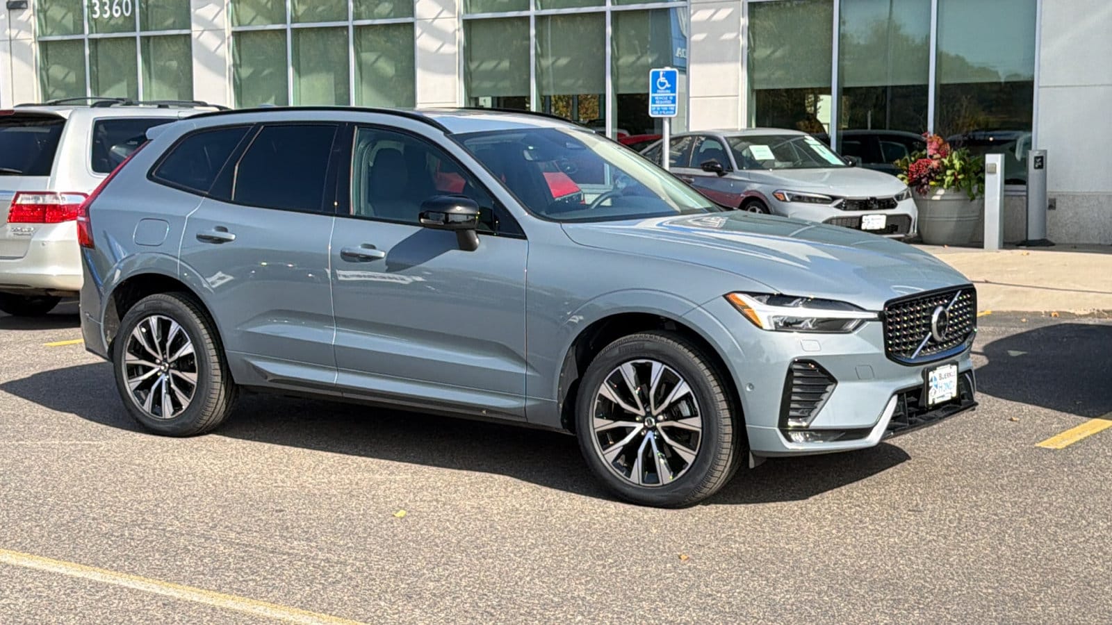 2024 Volvo XC60 Plus