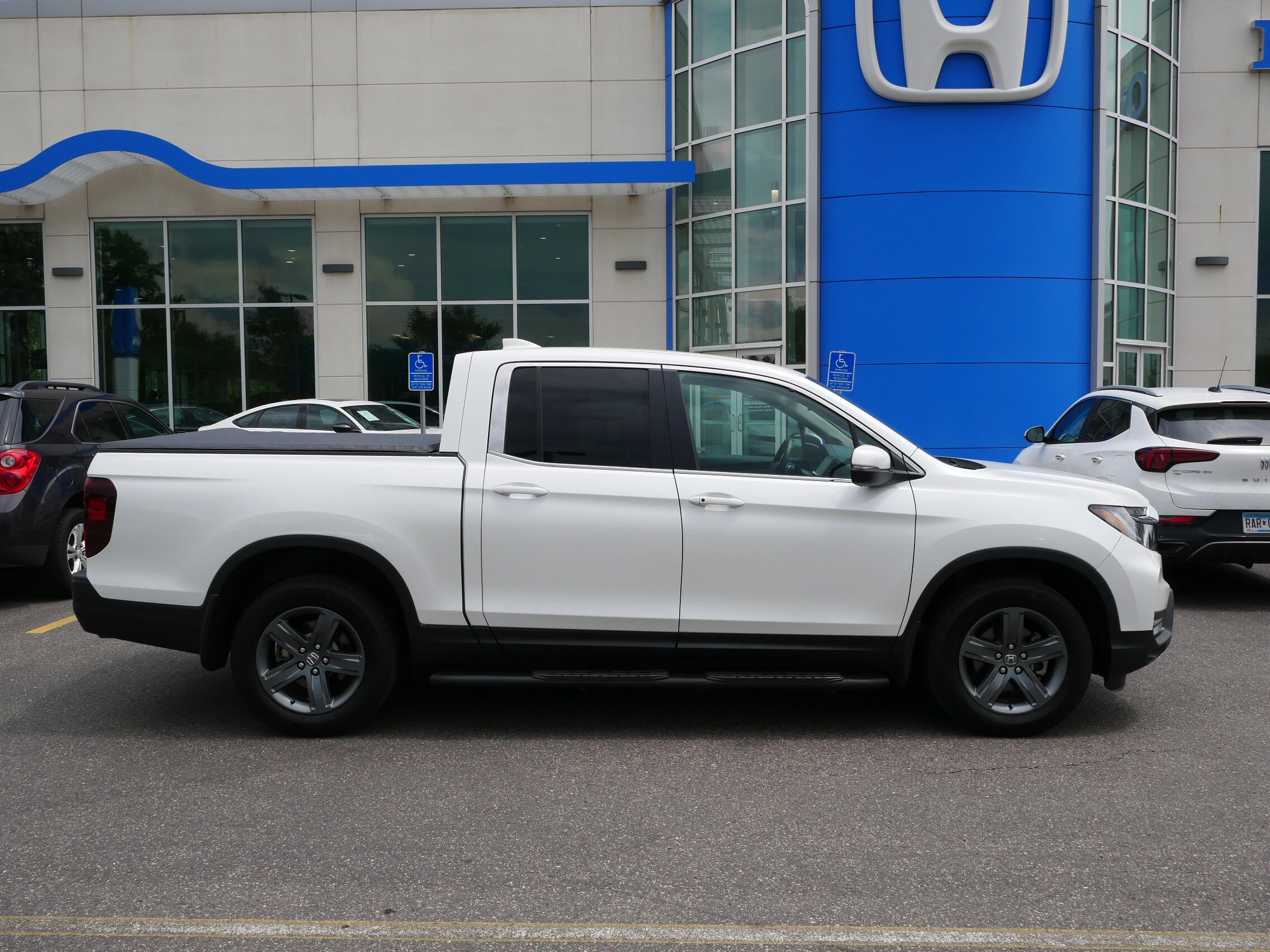 2022 Honda Ridgeline RTL photo 4