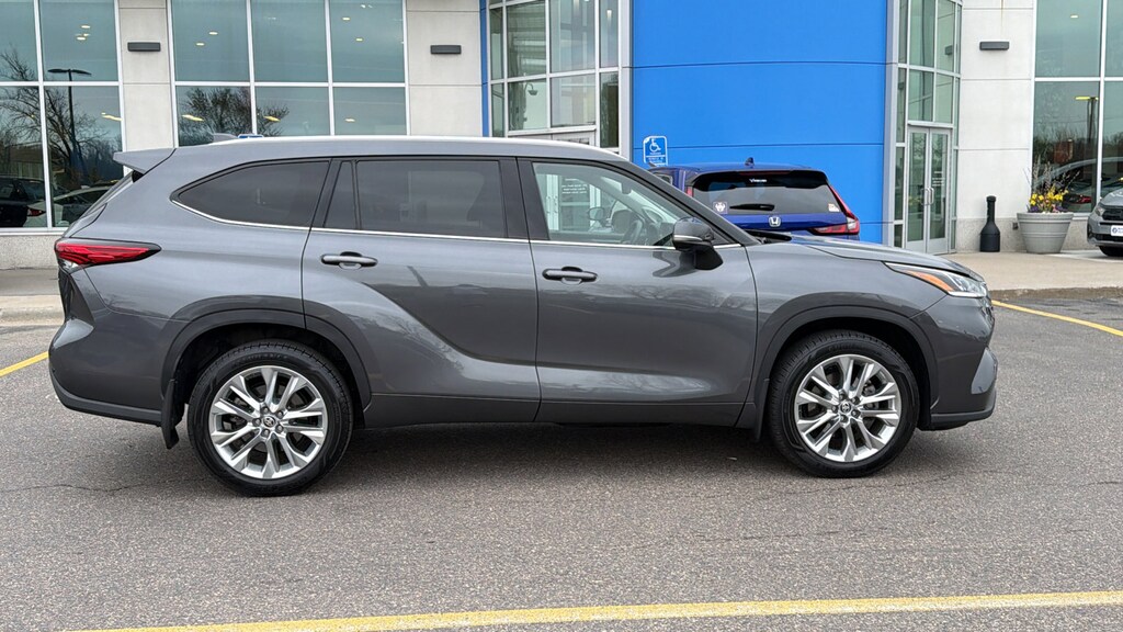 Used 2023 Toyota Highlander Limited Limited AWD
