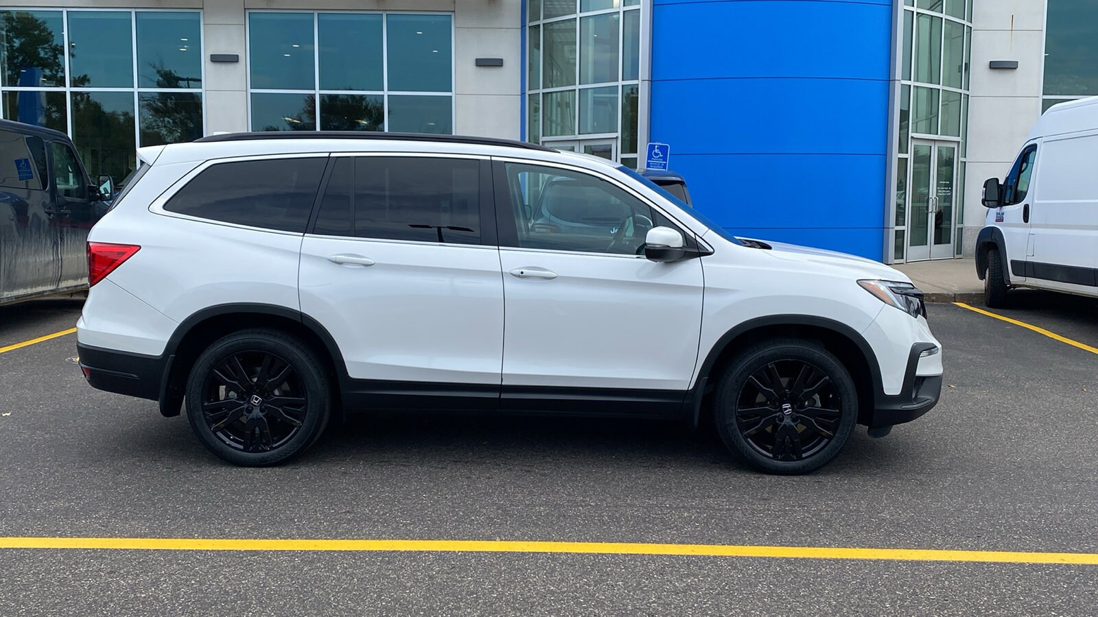 2022 Honda Pilot Special Edition photo 4