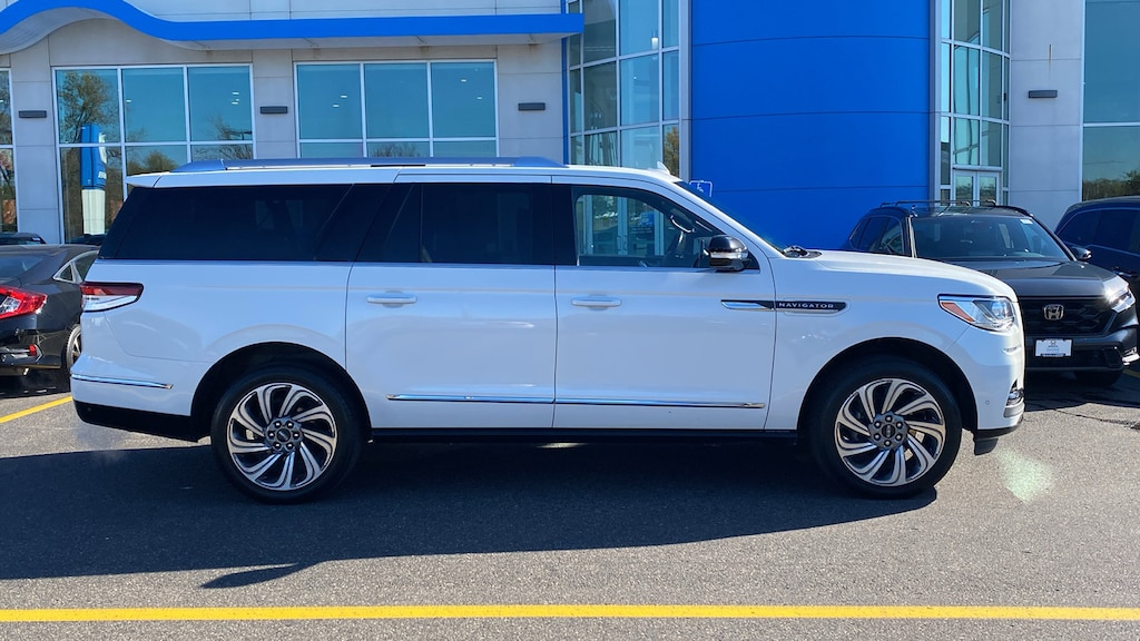 Used 2024 Lincoln Navigator L Reserve Reserve 4x4