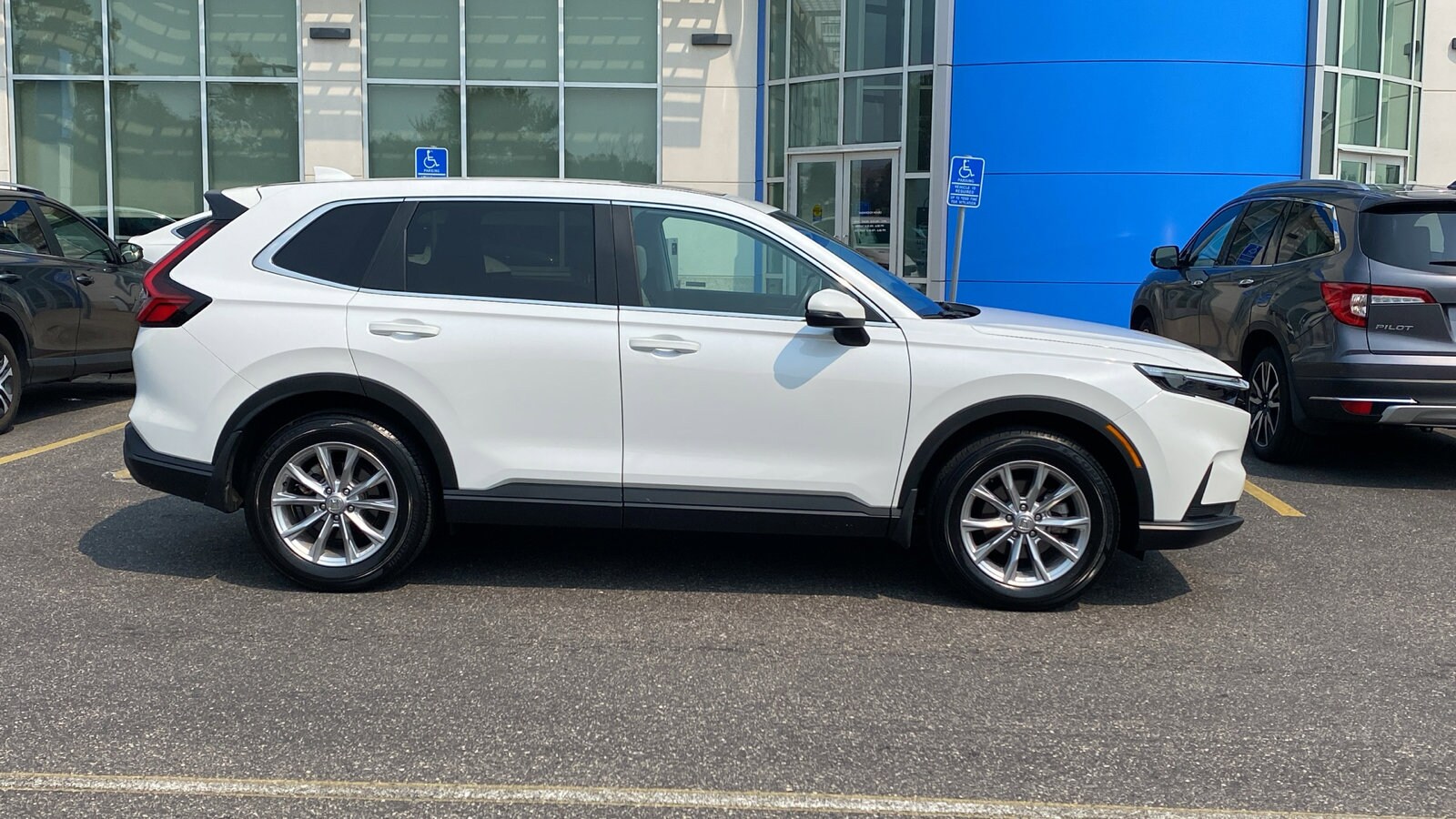 2023 Honda CR-V EX photo 4