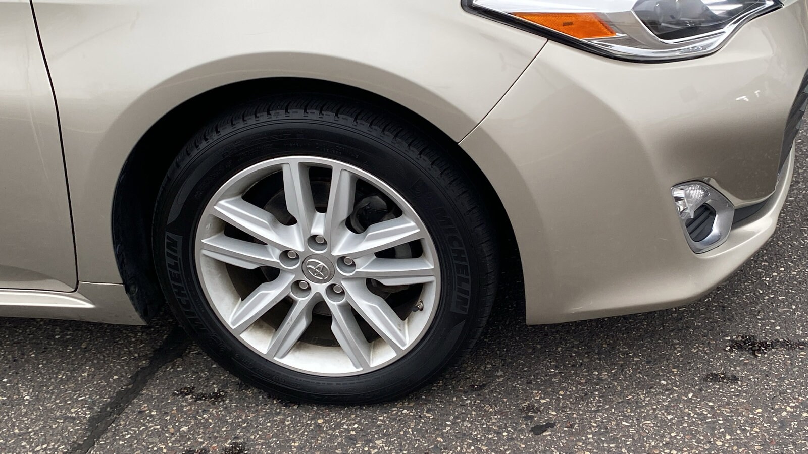 2014 Toyota Avalon XLE photo 3