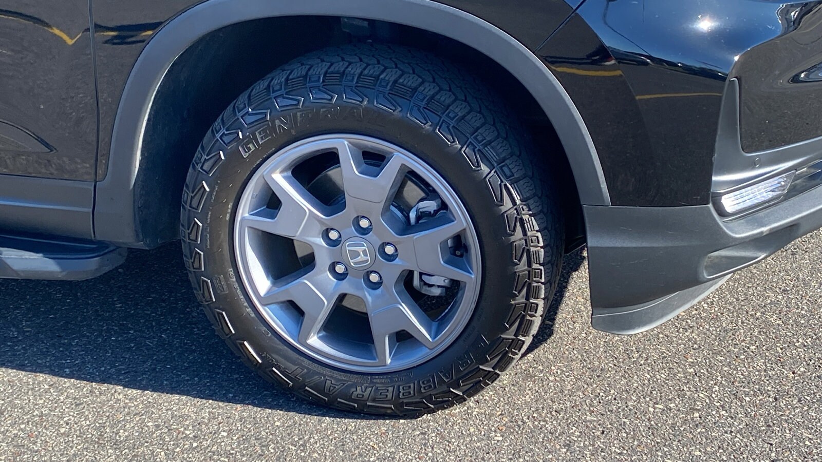 2025 Honda Passport TrailSport photo 3