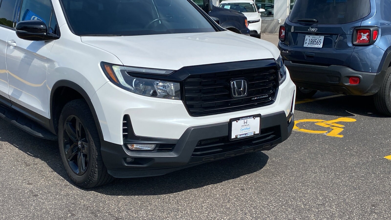 2023 Honda Ridgeline Black Edition photo 2