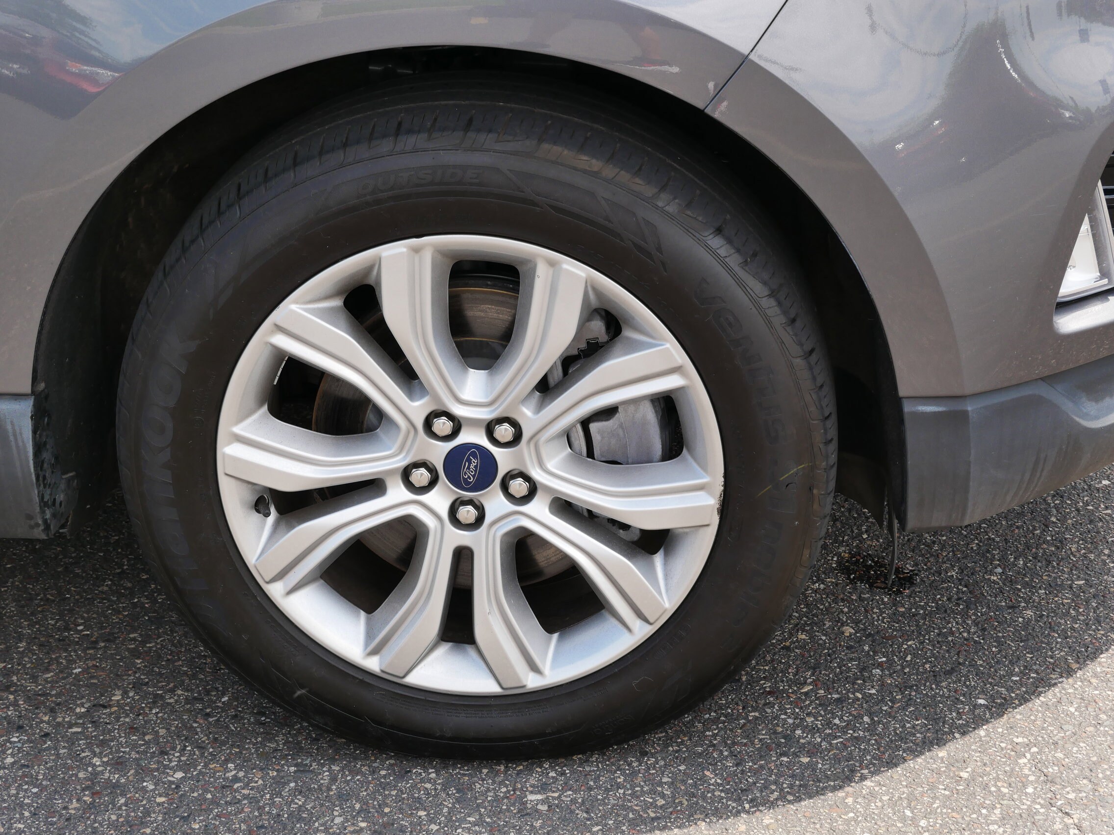 2022 Ford Edge Titanium photo 3