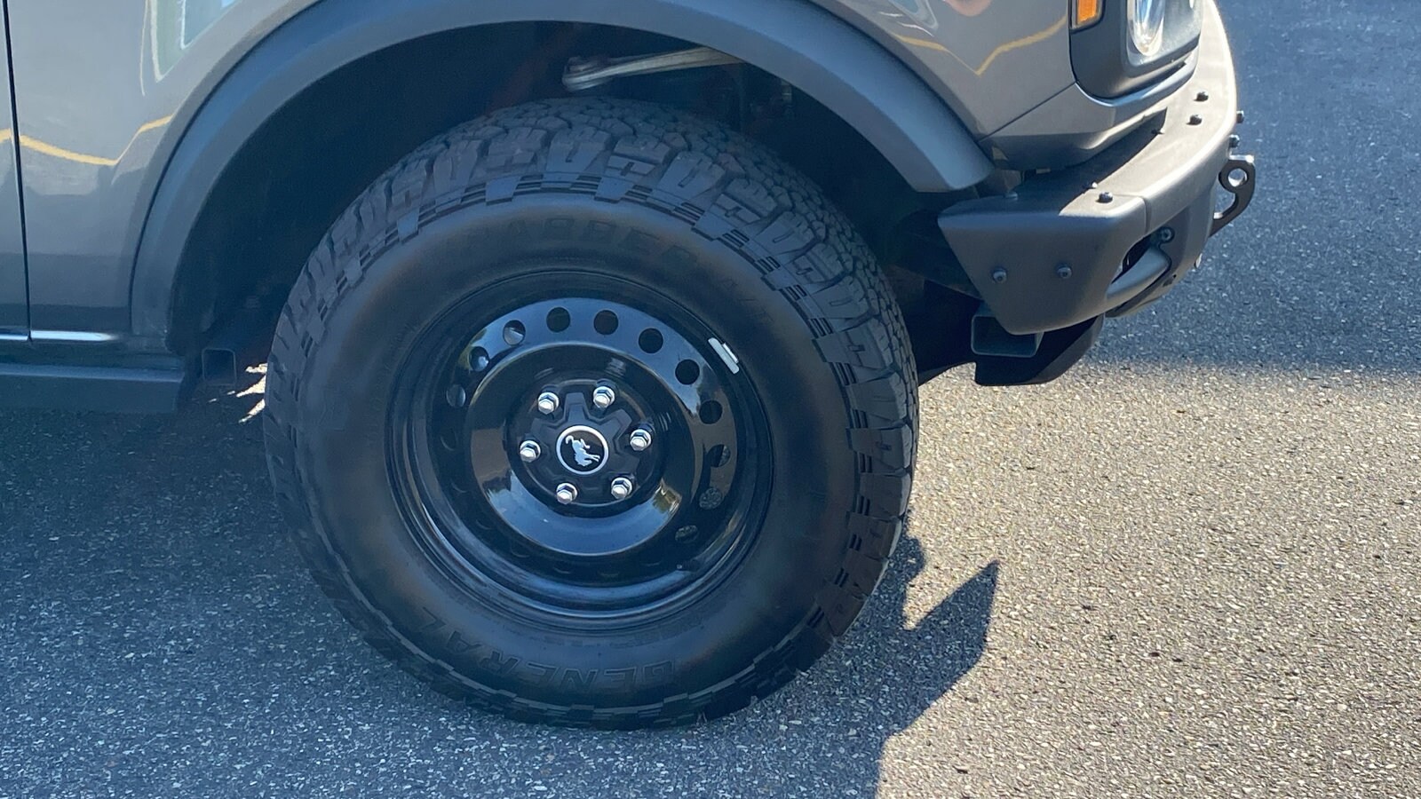 2022 Ford Bronco Black Diamond photo 3