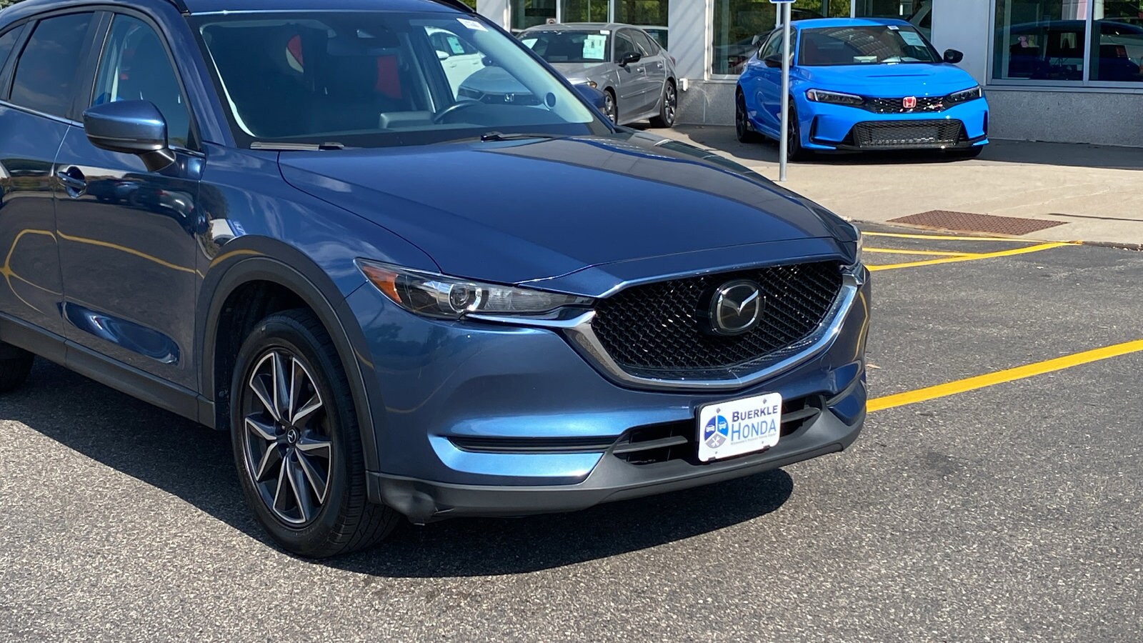 2018 Mazda CX-5 Touring photo 2