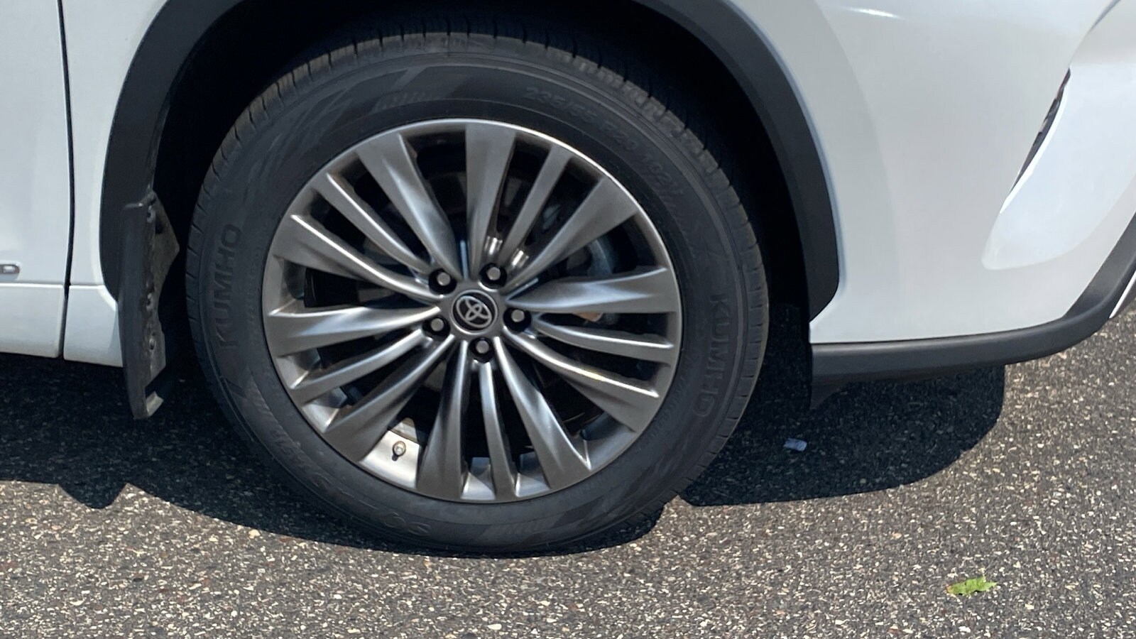 2022 Toyota Highlander Hybrid Platinum photo 3