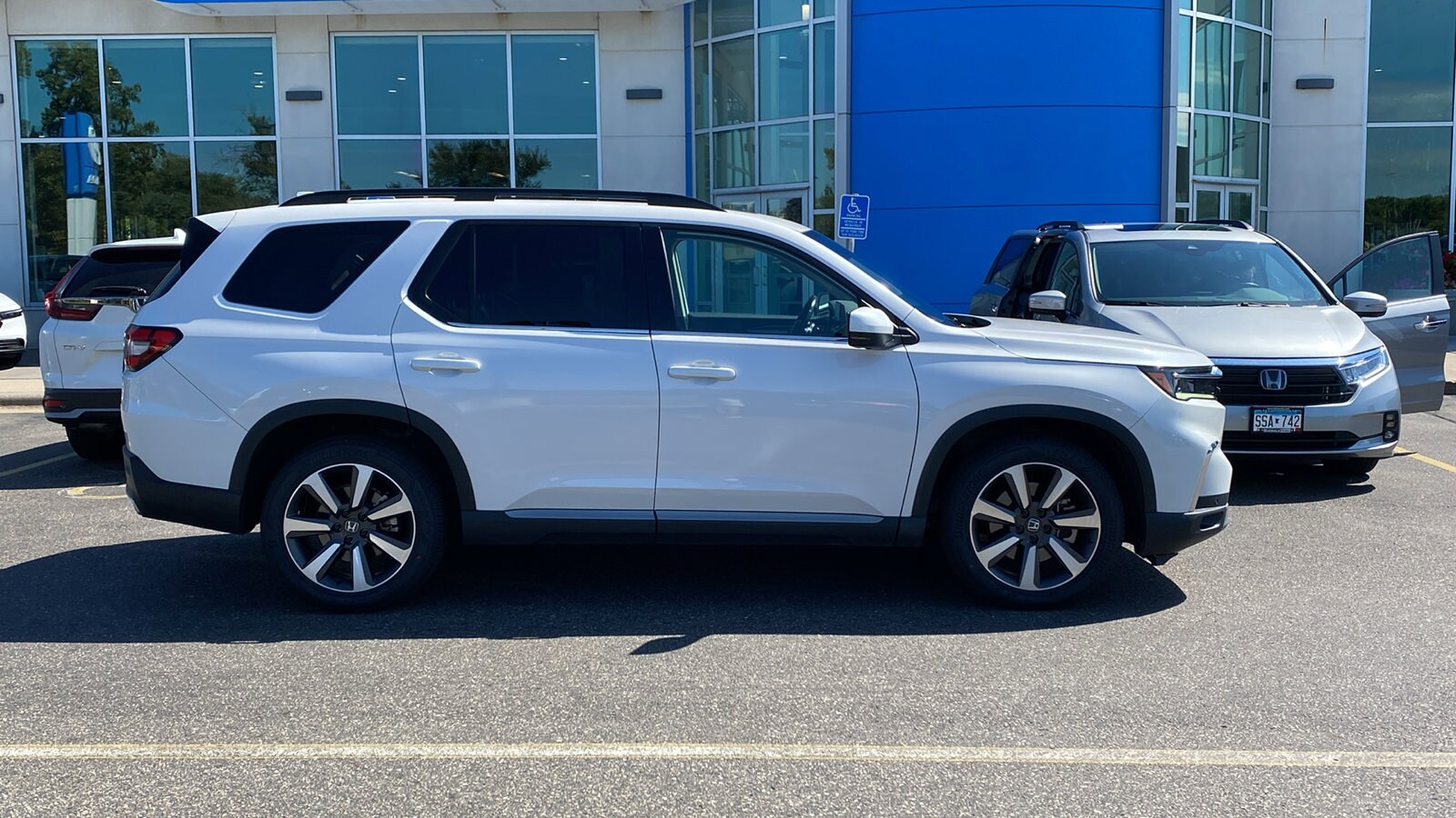 2023 Honda Pilot Elite photo 4