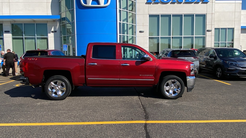 Used 2018 Chevrolet Silverado 1500 LTZ 4WD Crew Cab 143.5 LTZ w/1LZ