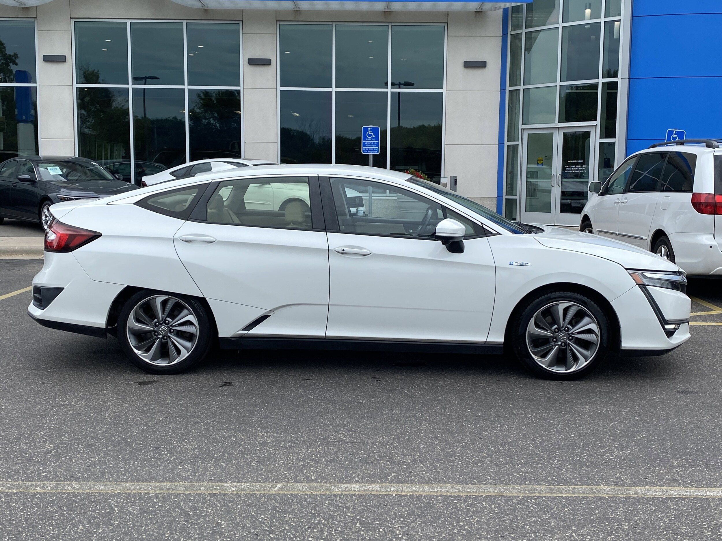 2018 Honda Clarity Plug-In Hybrid Touring photo 4