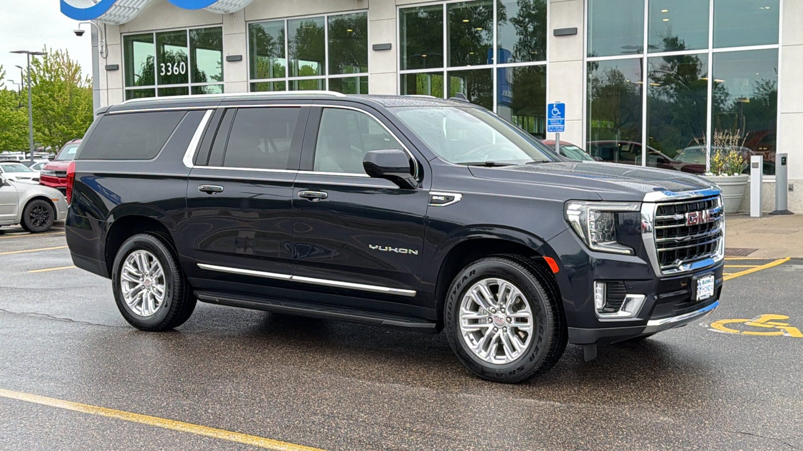 2023 GMC Yukon XL SLT